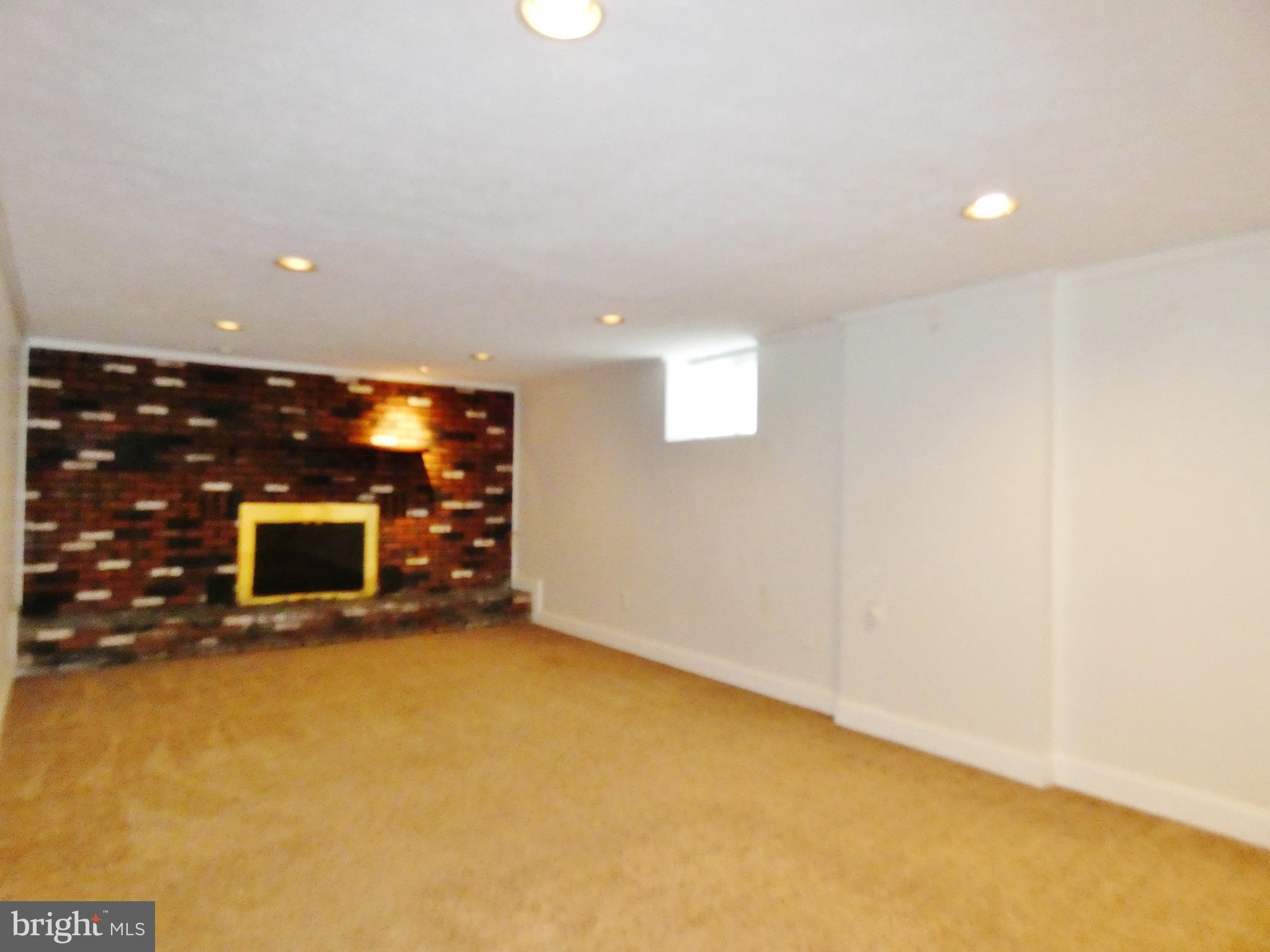 SILVER GATE - Residential Lease