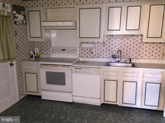 SPRINGBROOK MANOR - Residential