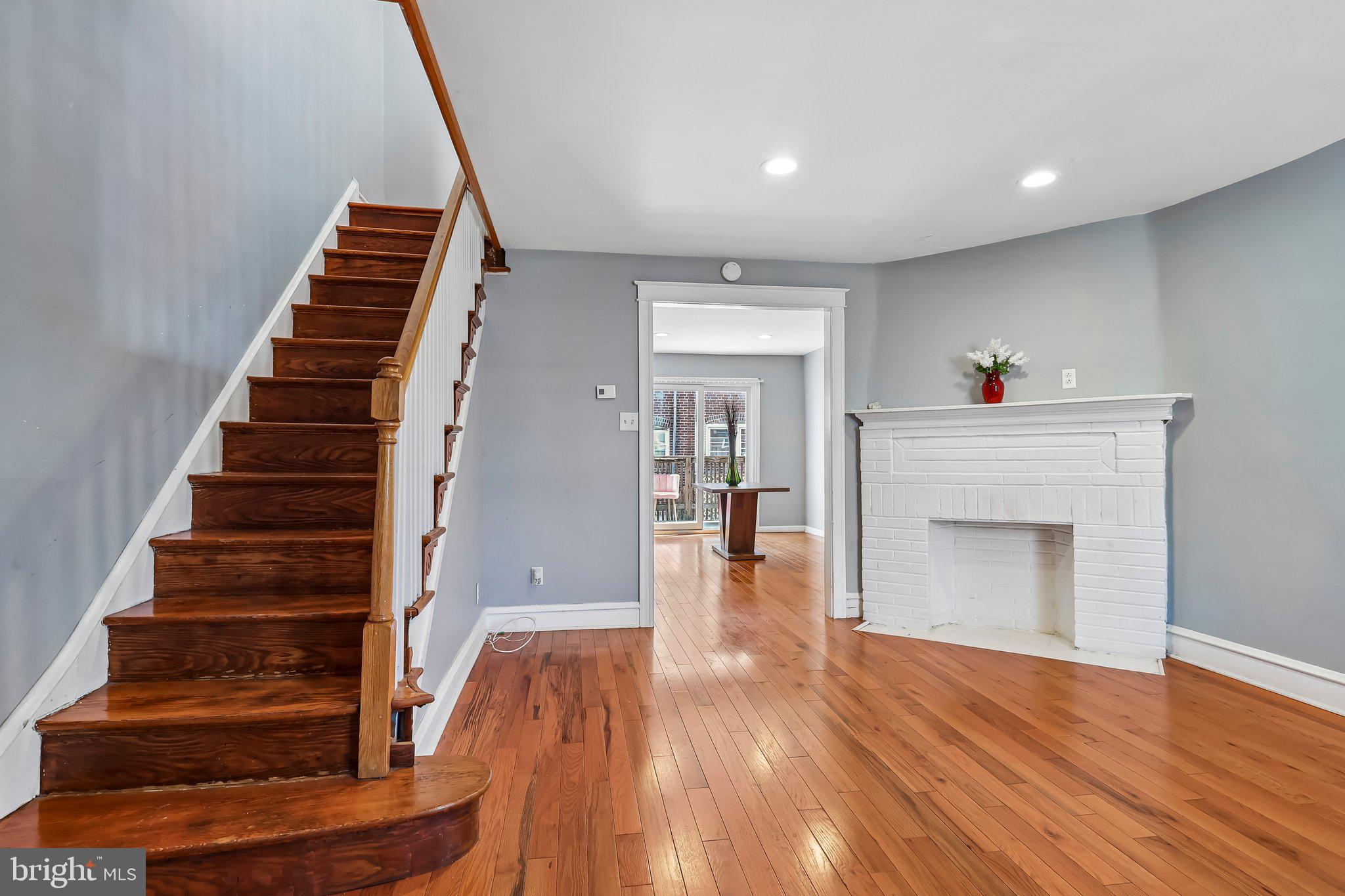 7046 CLOVER LANE