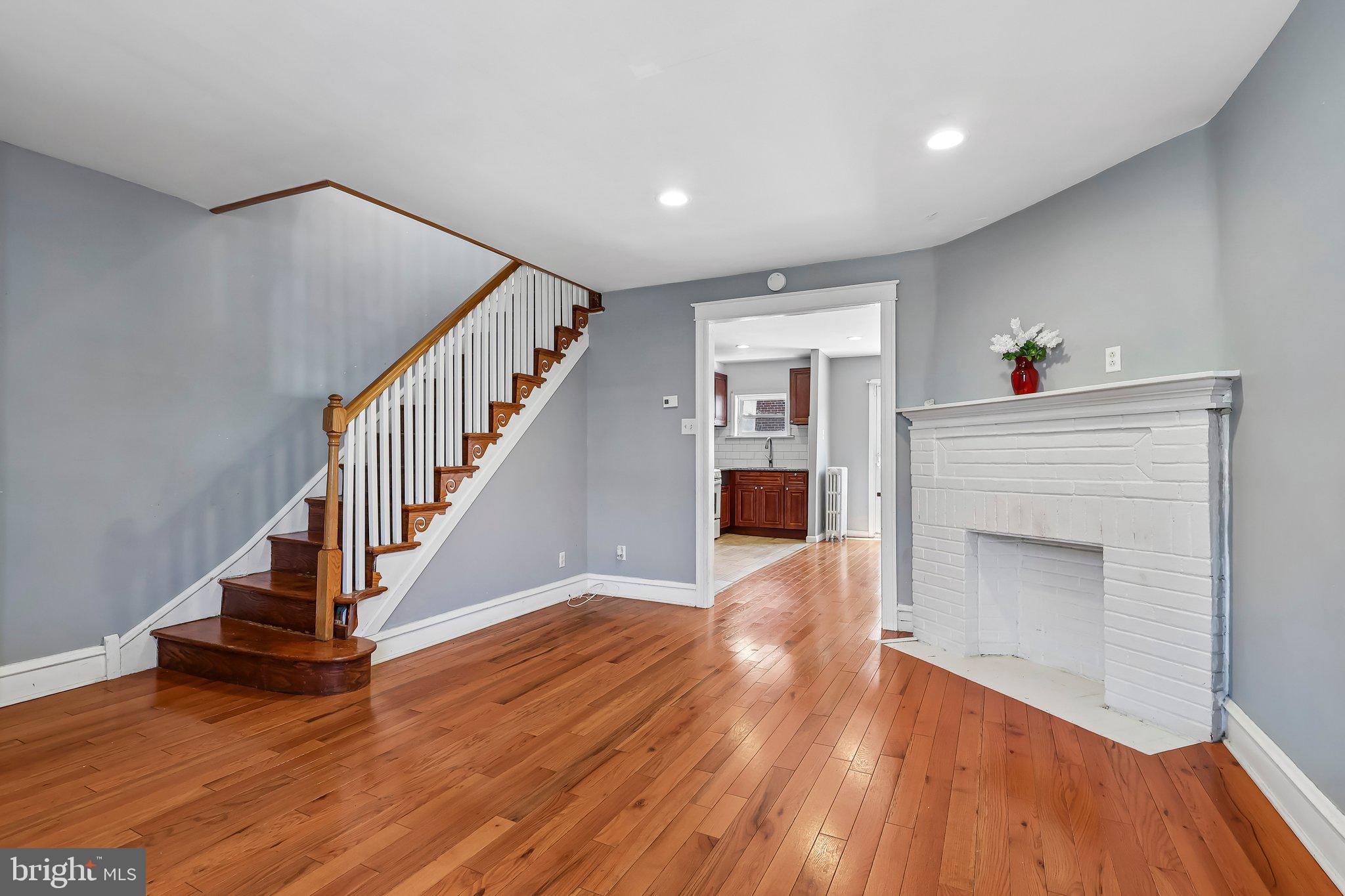 7046 CLOVER LANE
