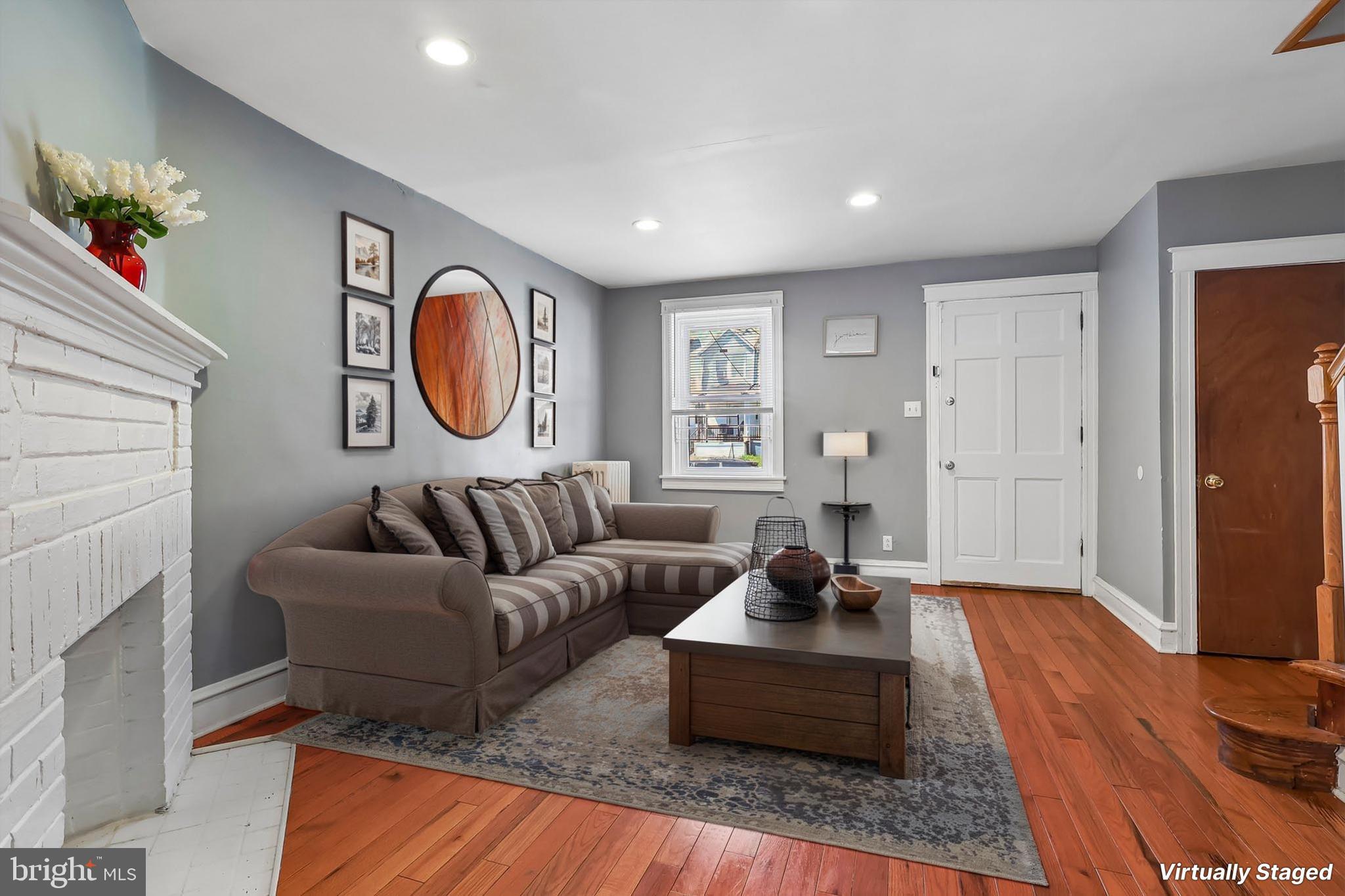 7046 CLOVER LANE