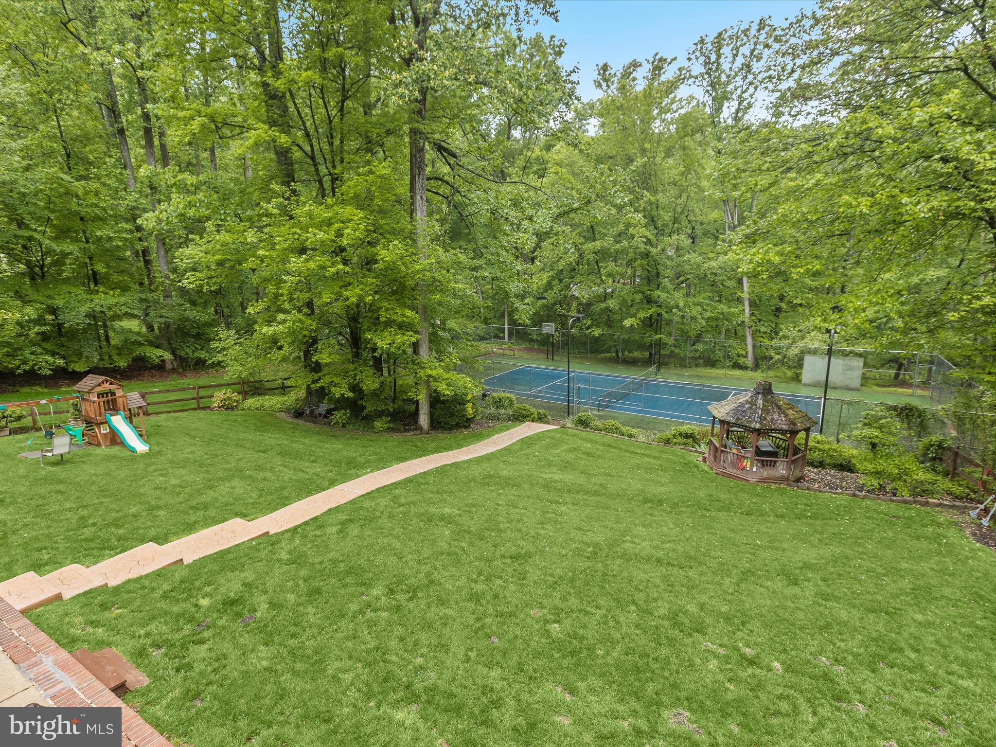 THE HILL FARM - Residential