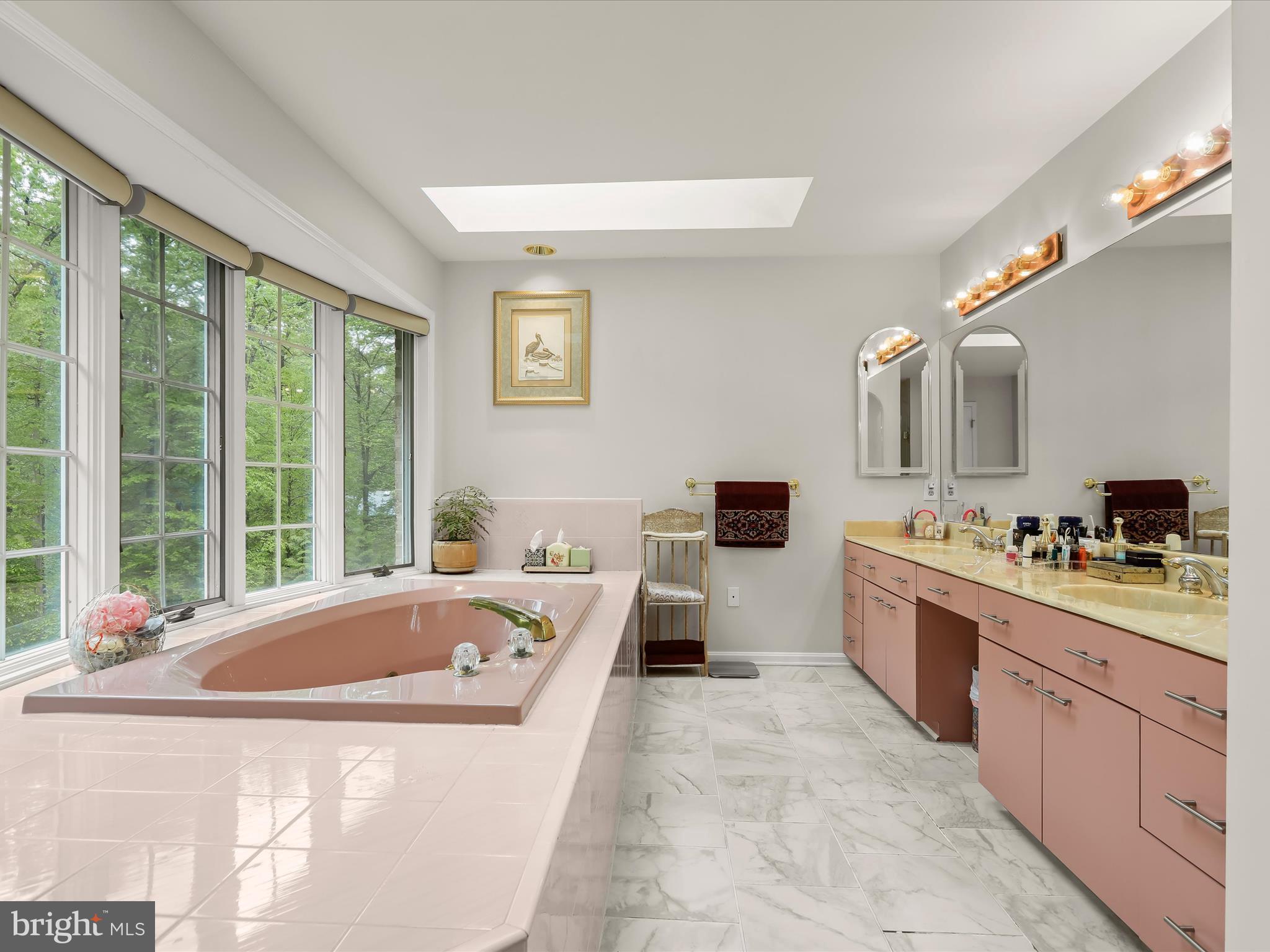 THE HILL FARM - Residential