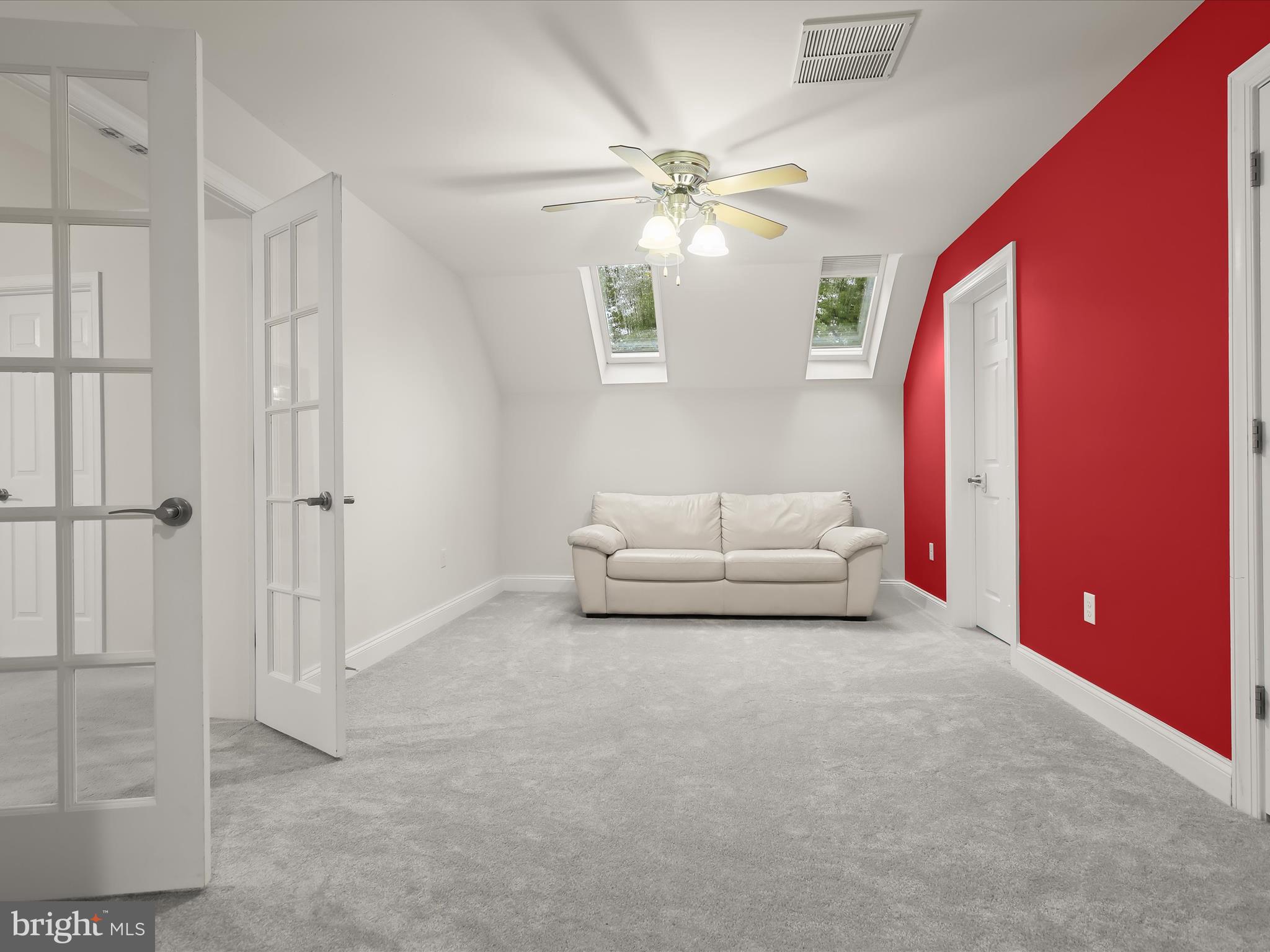 THE HILL FARM - Residential