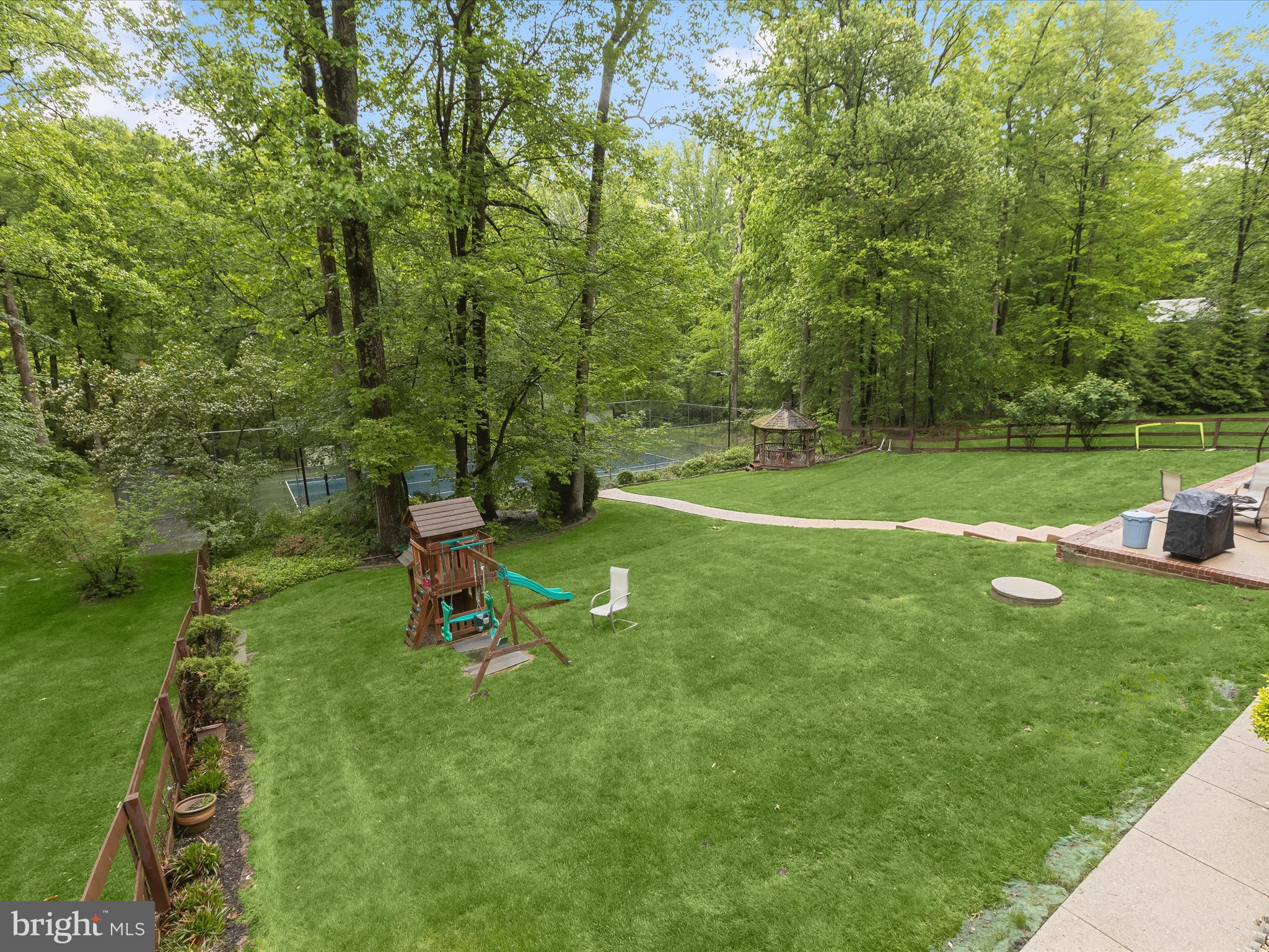 THE HILL FARM - Residential