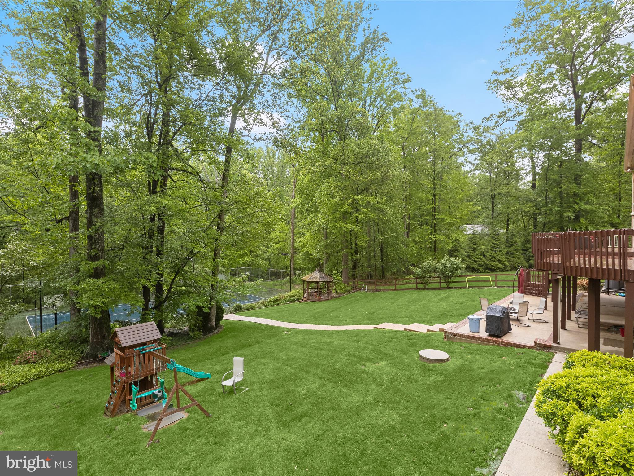 THE HILL FARM - Residential