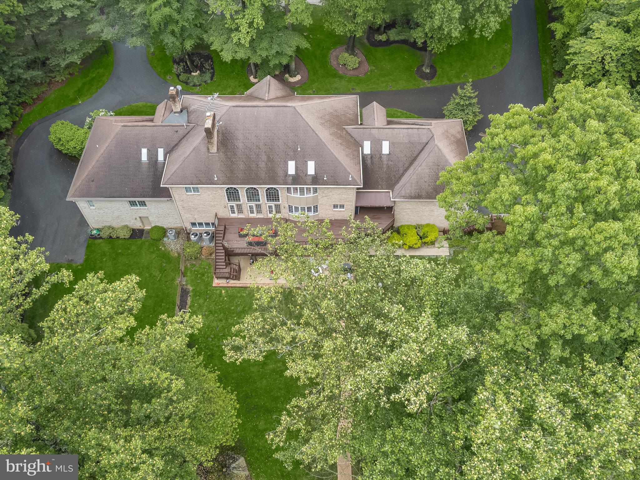 10 BROOKSTONE COURT
