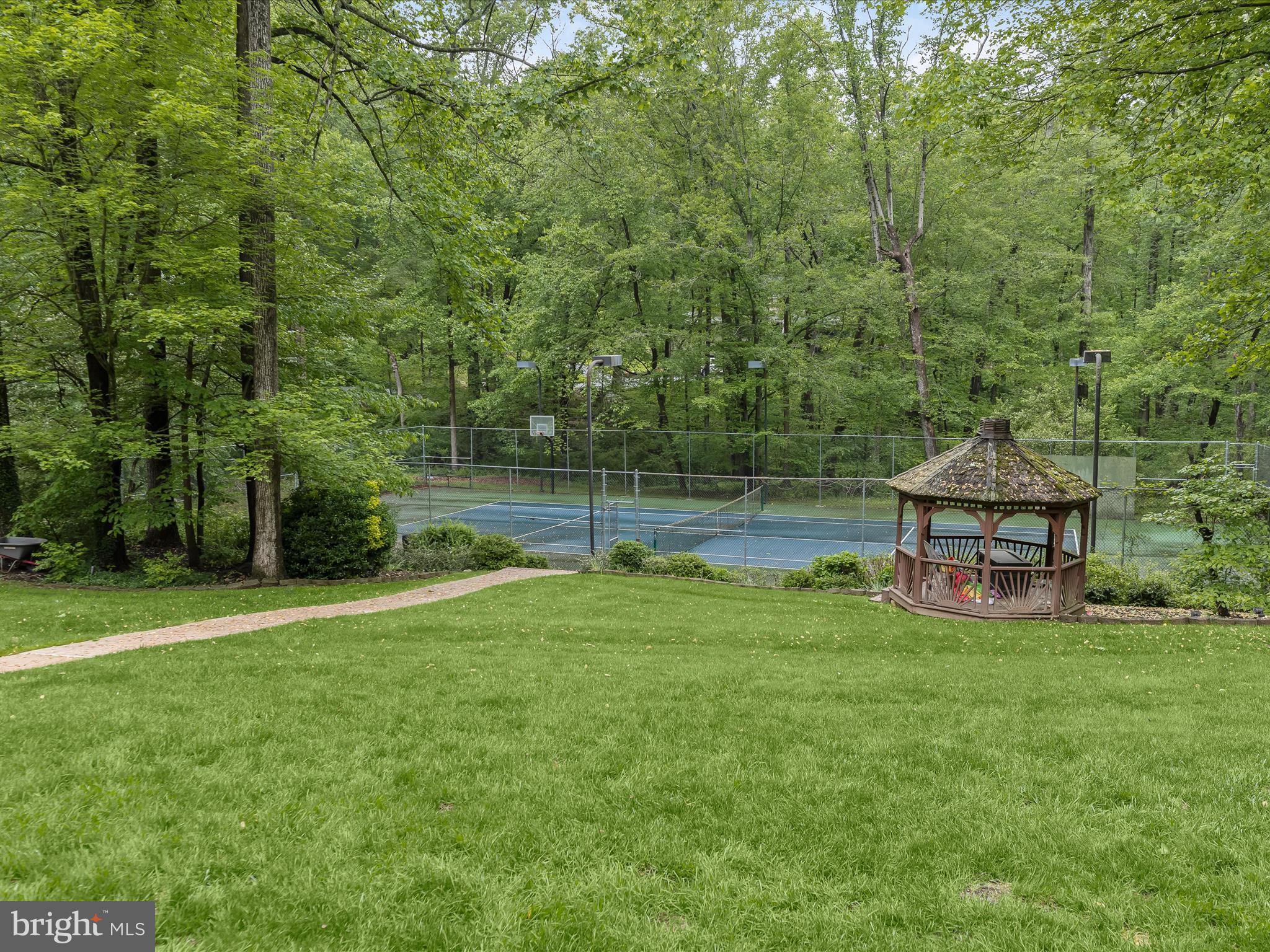 THE HILL FARM - Residential