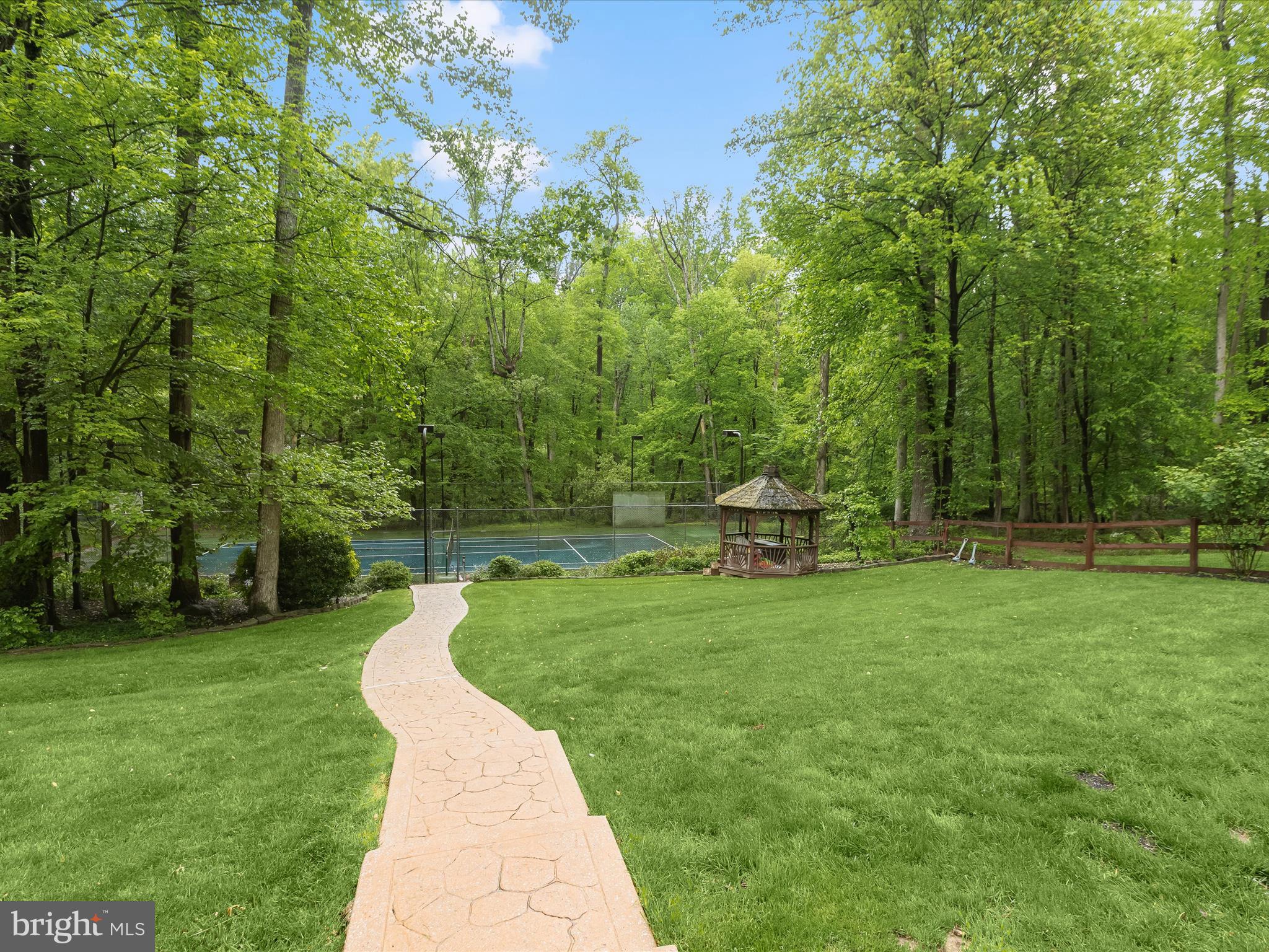 THE HILL FARM - Residential