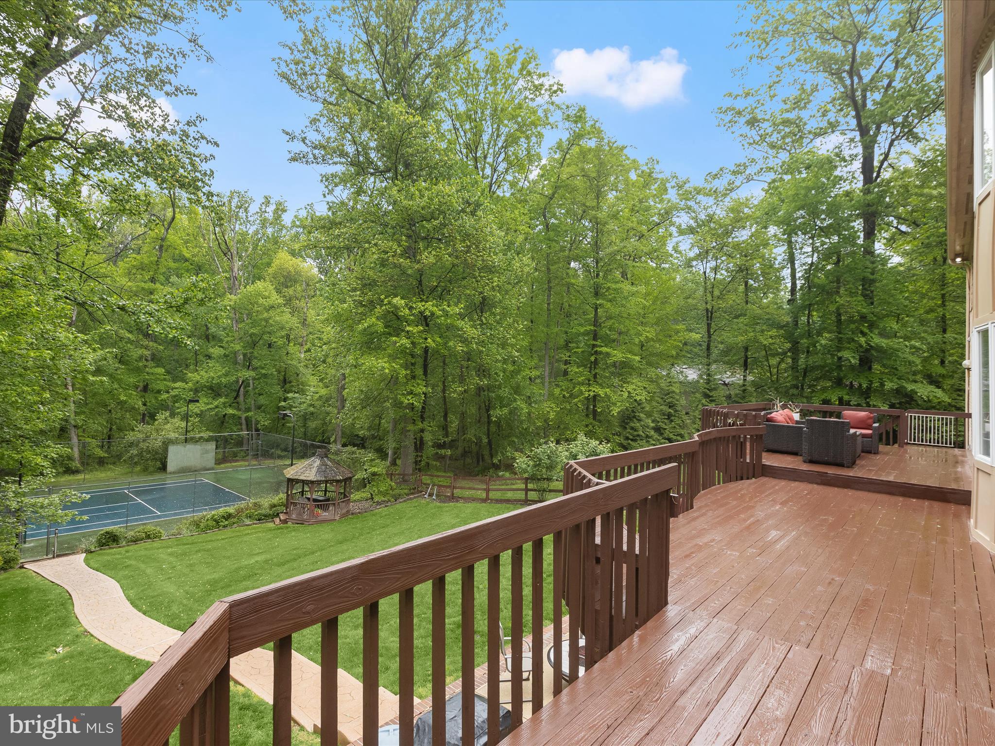 THE HILL FARM - Residential