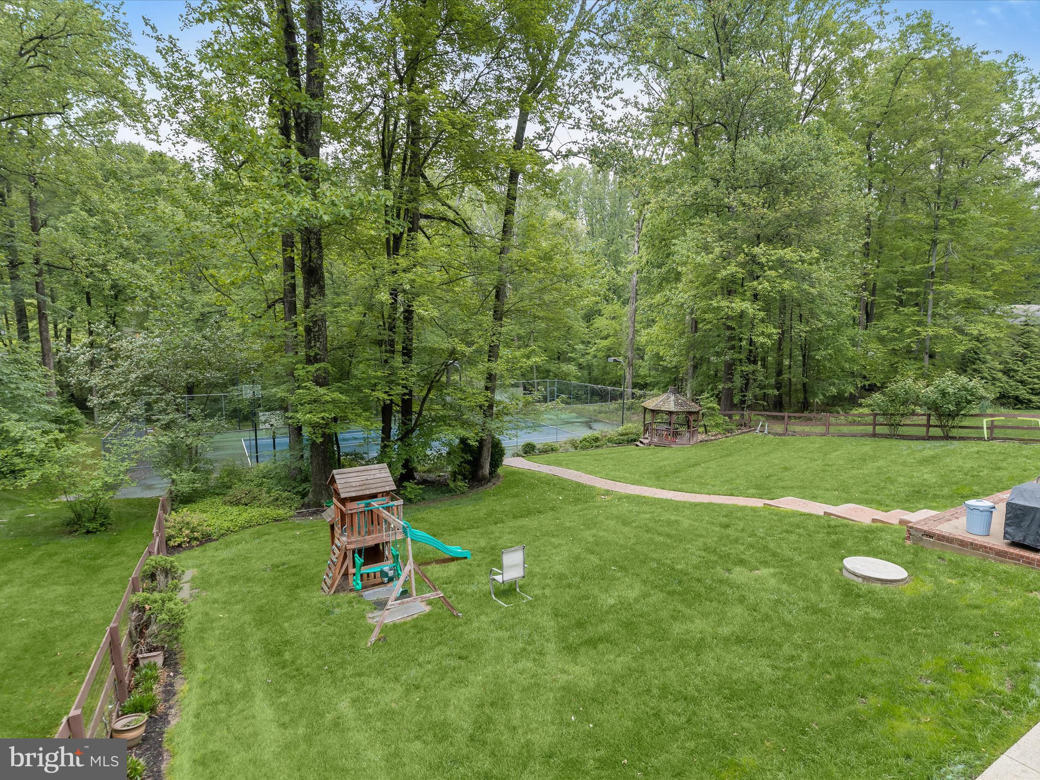 THE HILL FARM - Residential