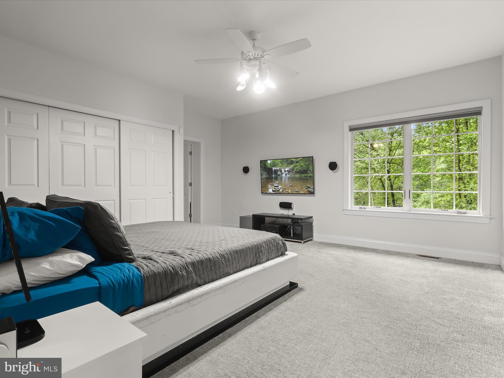 THE HILL FARM - Residential