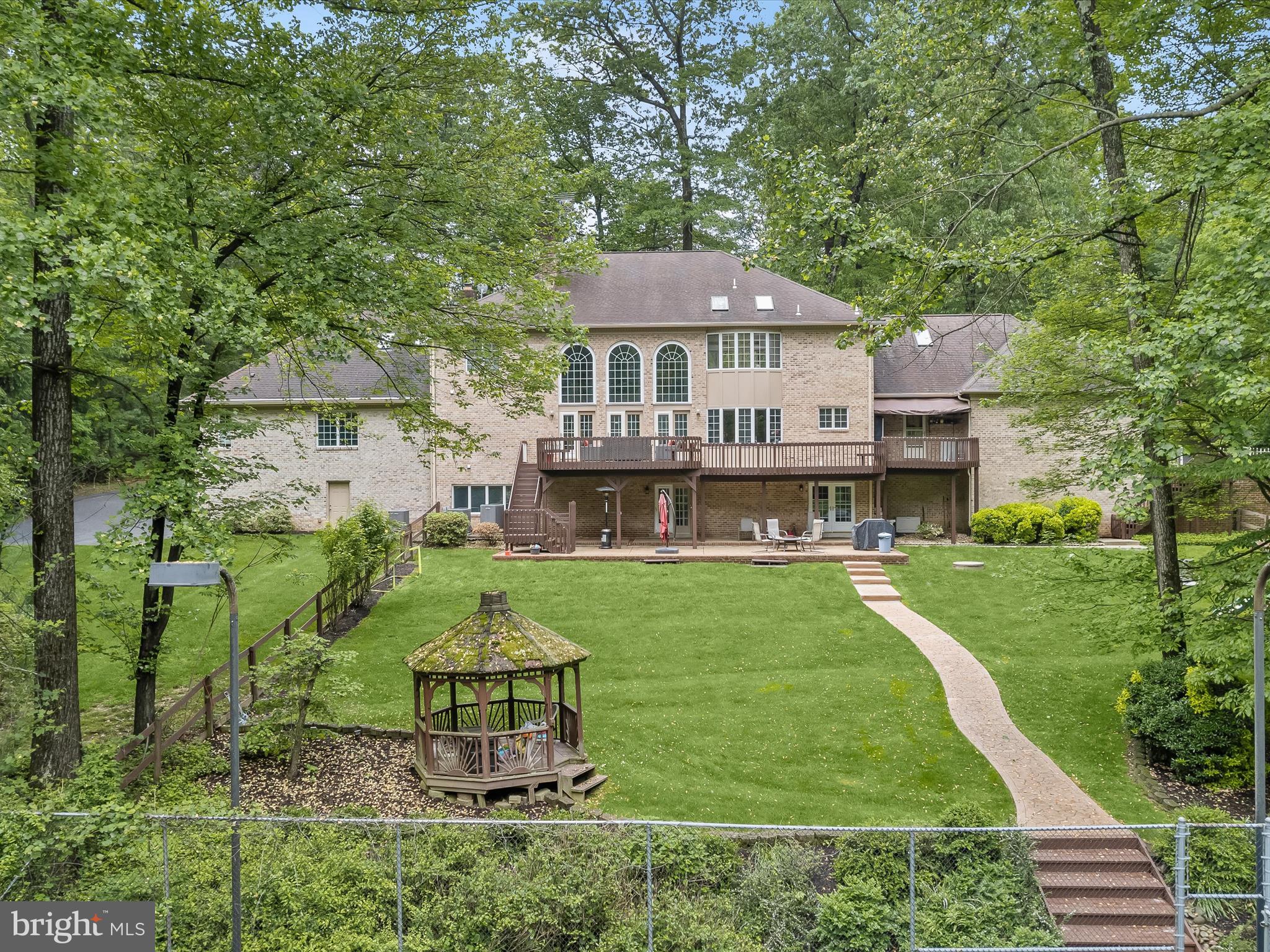 THE HILL FARM - Residential