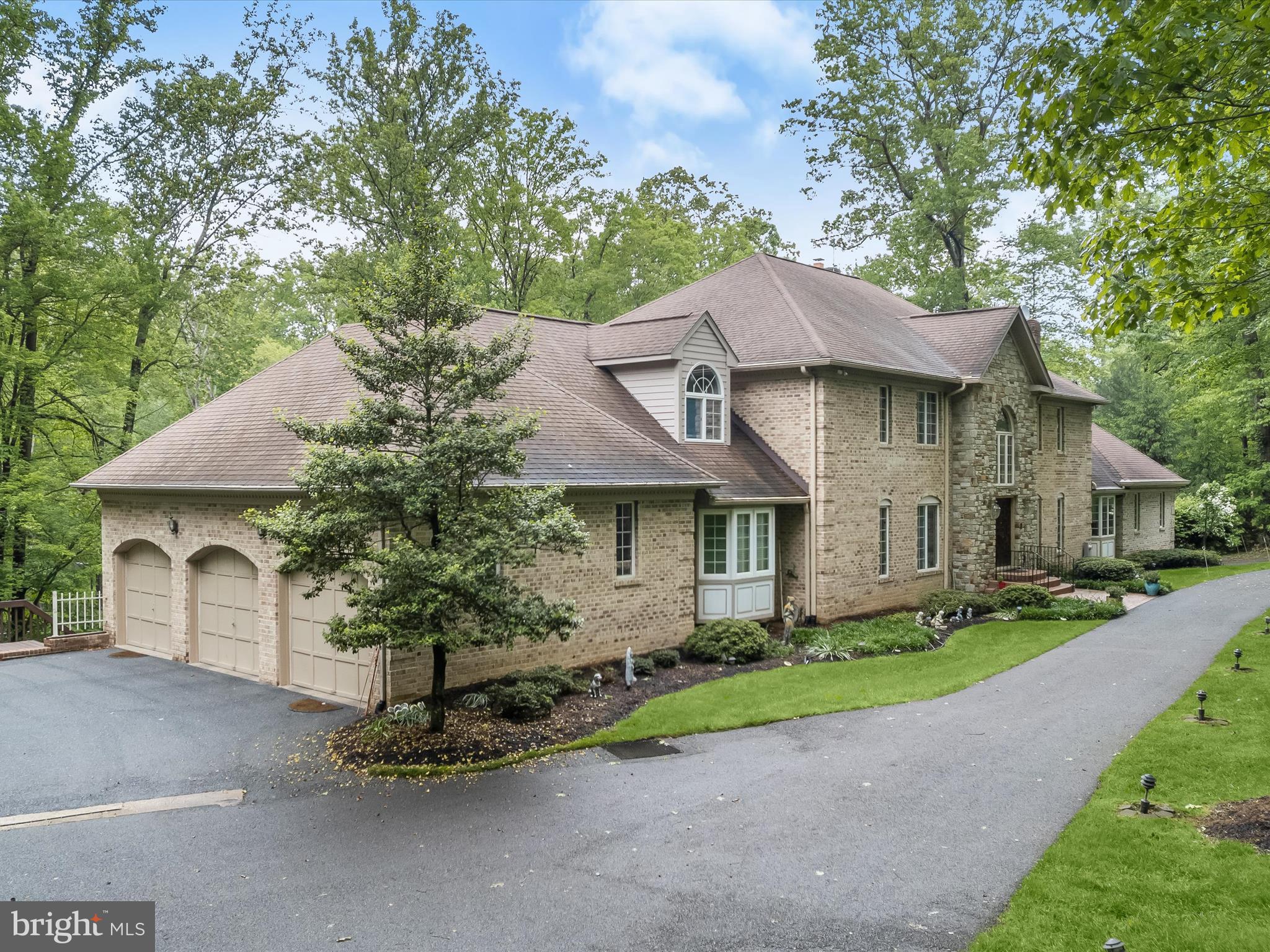 THE HILL FARM - Residential