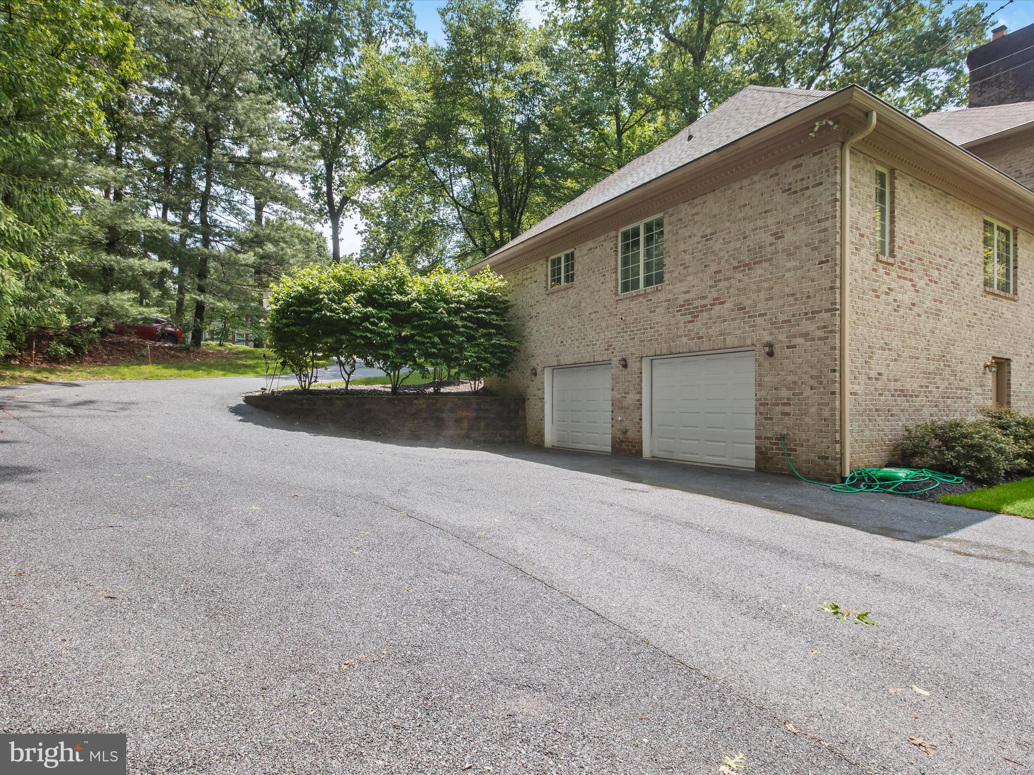 THE HILL FARM - Residential