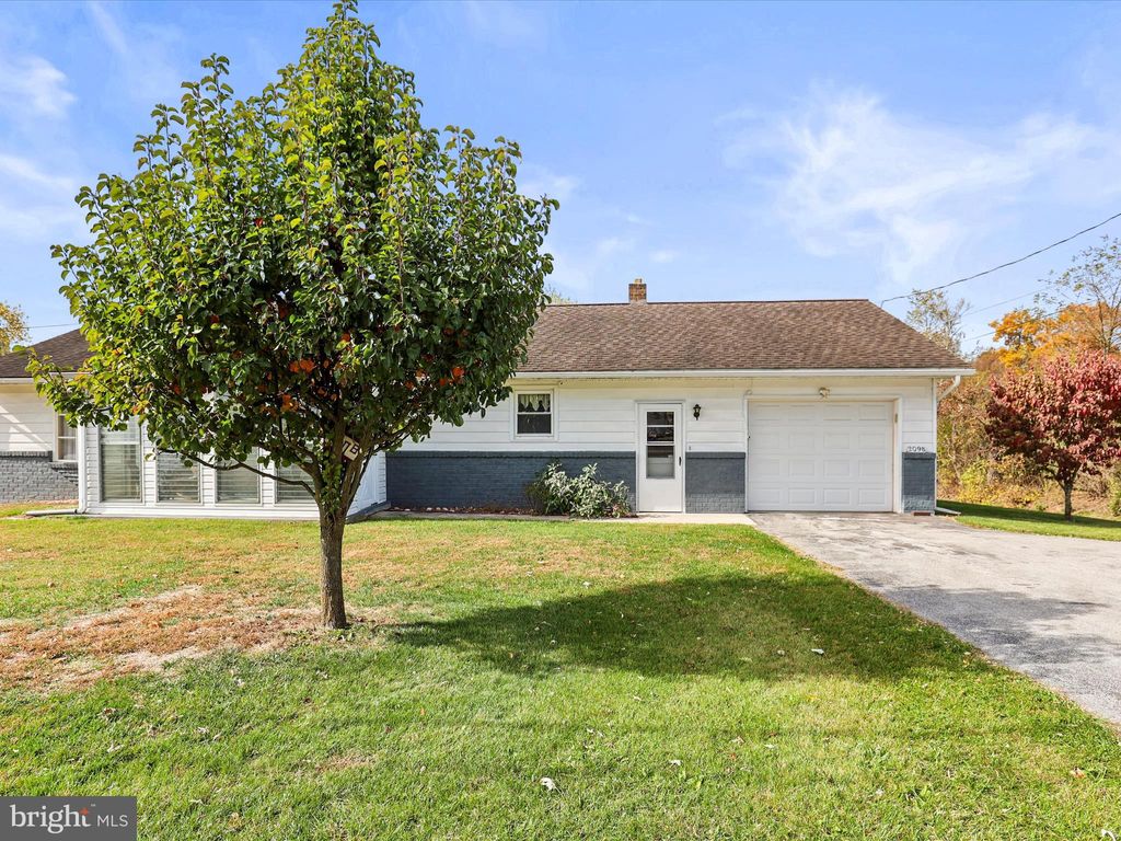 Photo of 2098 Table Rock Road, BIGLERVILLE, PA 17307 (MLS # PAAD2020450)