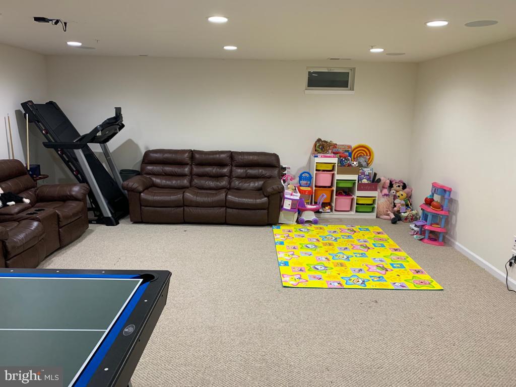 ELLICOTT CROSSING - Residential Lease