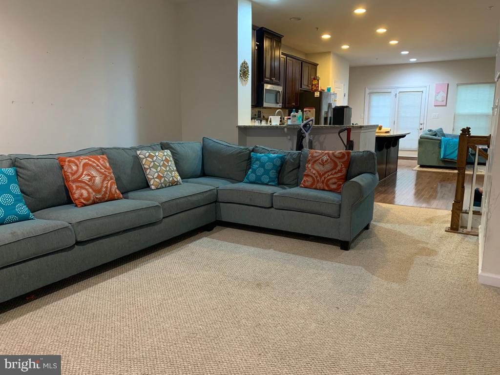 ELLICOTT CROSSING - Residential Lease