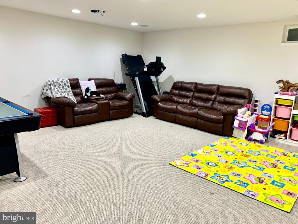 ELLICOTT CROSSING - Residential Lease