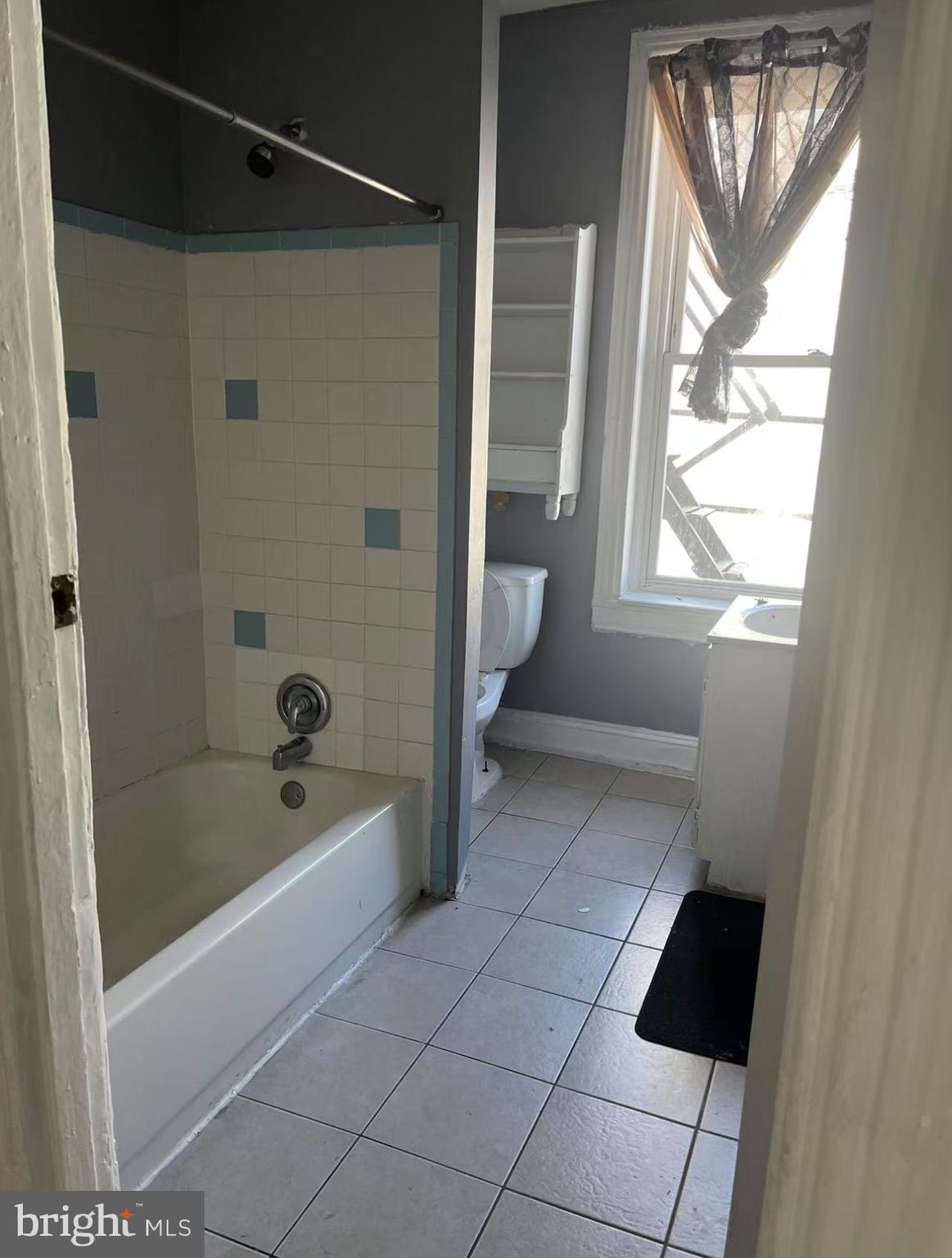 PHILADELPHIA (SOUTH) - Commercial Sale
