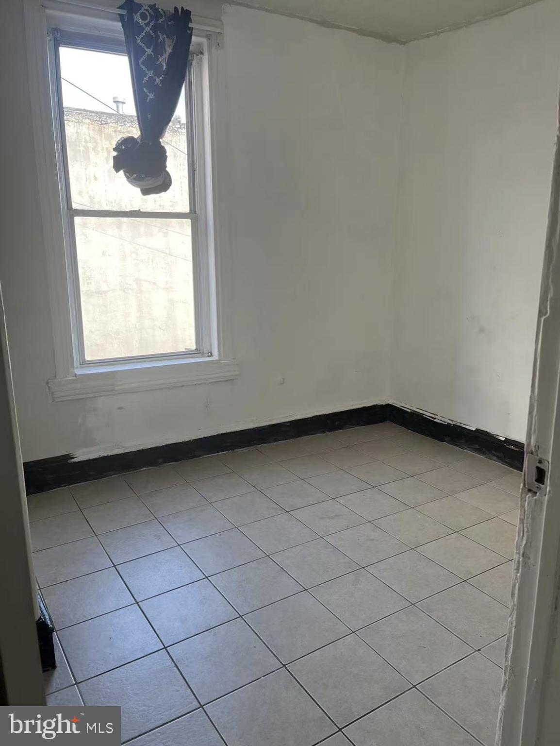 PHILADELPHIA (SOUTH) - Commercial Sale
