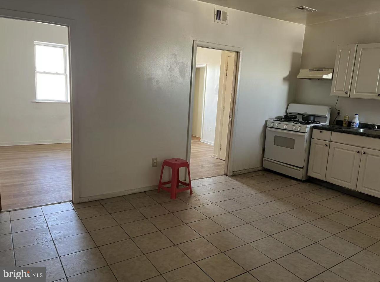 PHILADELPHIA (SOUTH) - Commercial Sale