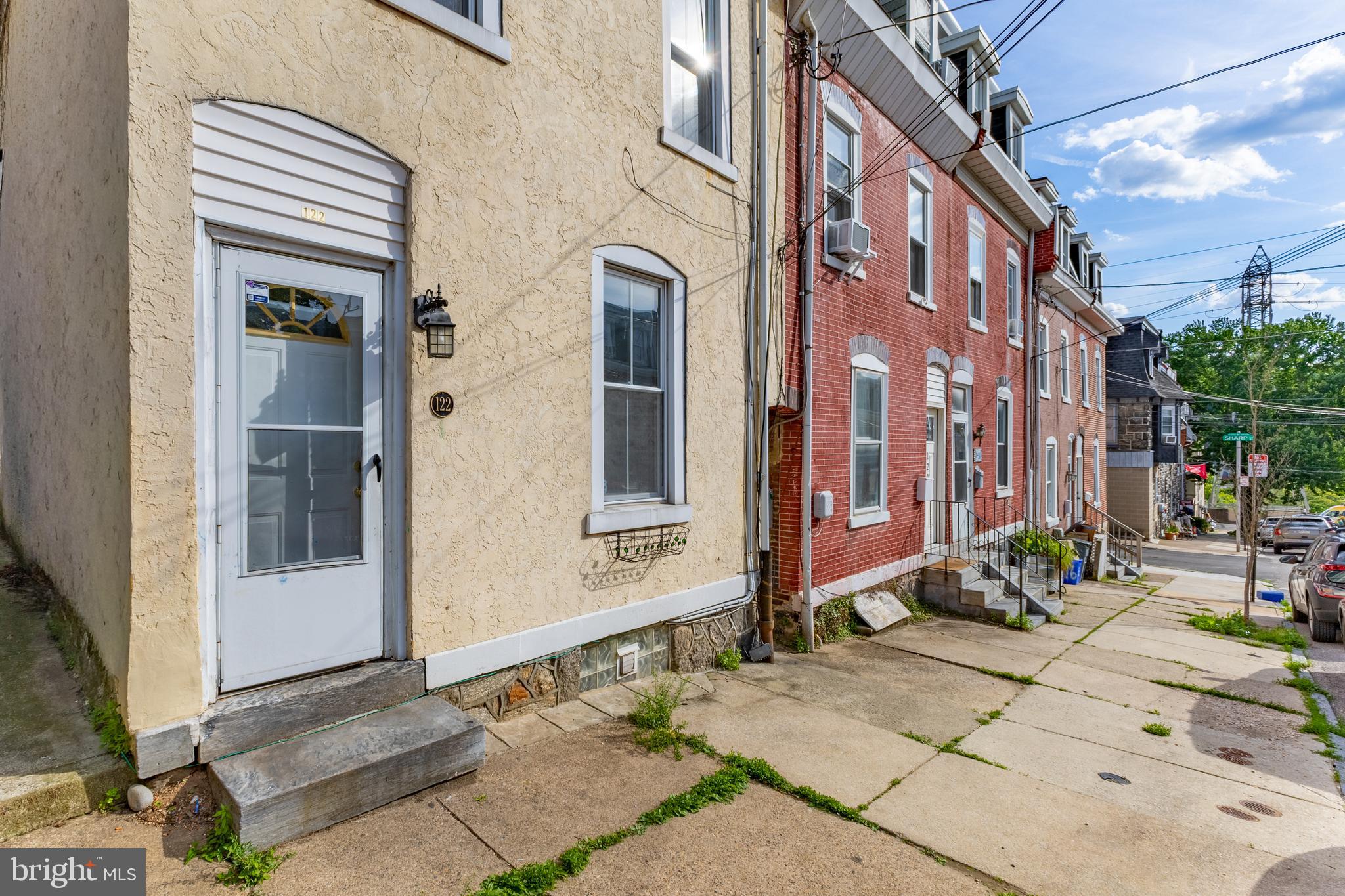 122 W SALAIGNAC STREET
