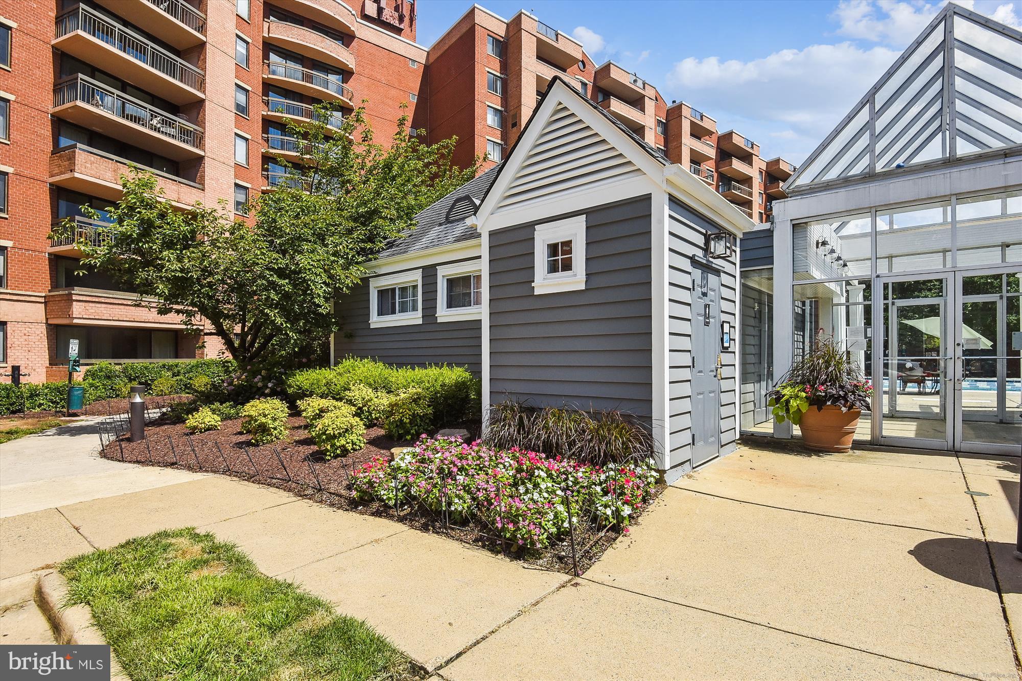 RENAISSANCE AT TYSONS - Residential Lease