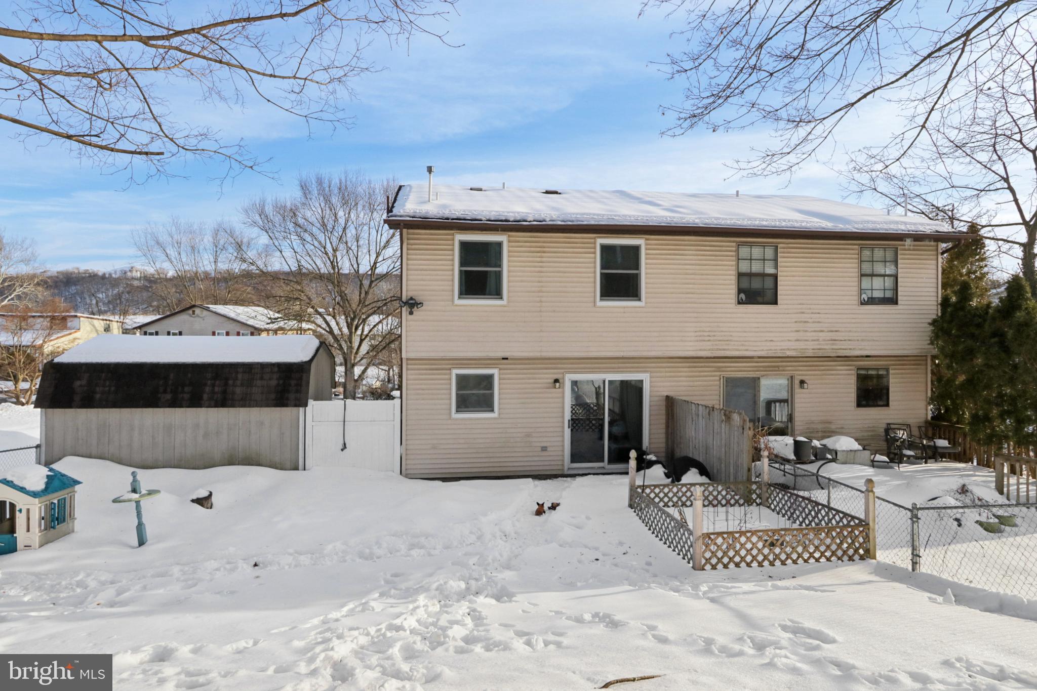 OVERLOOK ESTATES - Residential