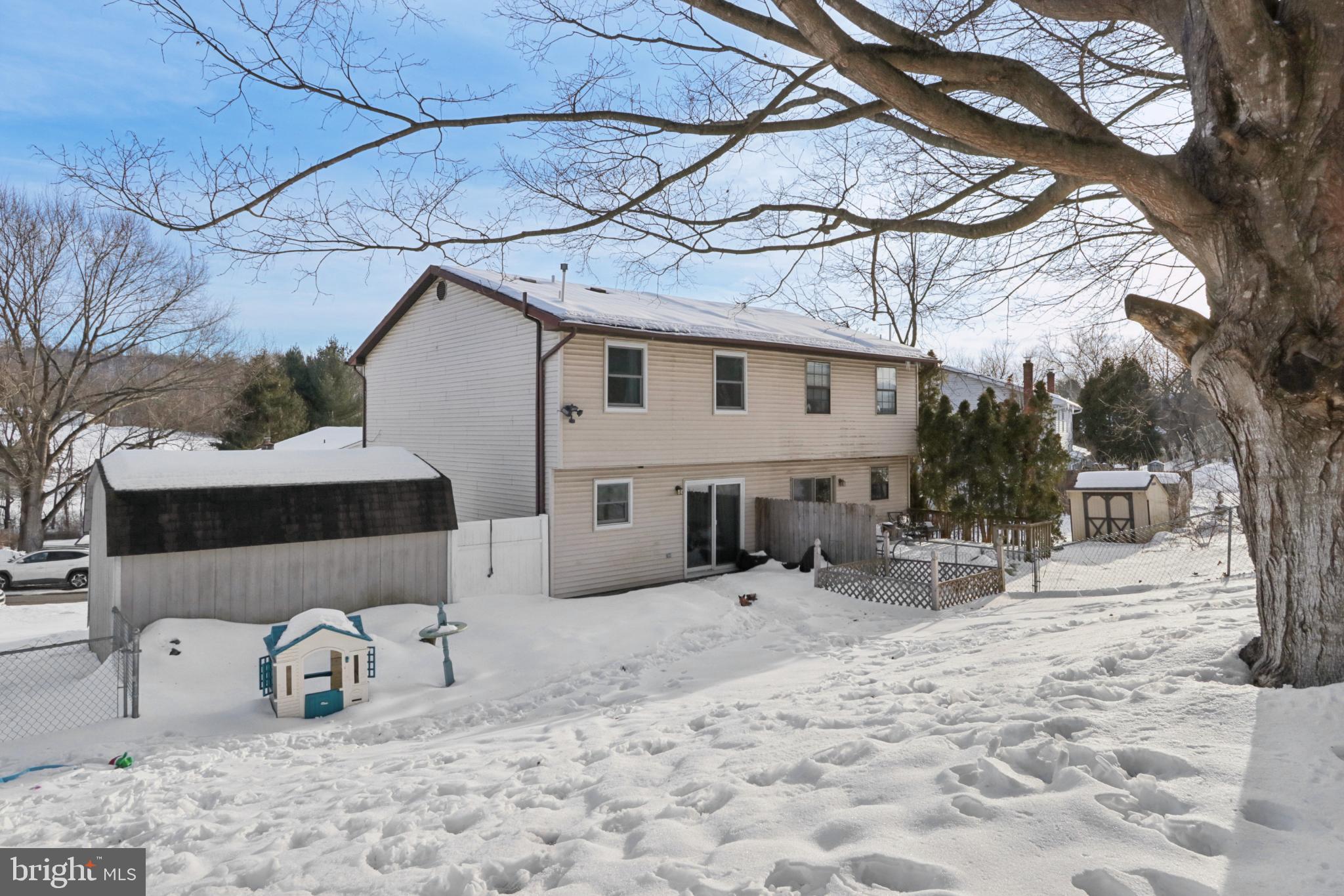 OVERLOOK ESTATES - Residential