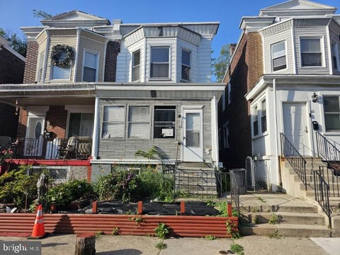 Townhouse For Sale - 1424 W Sparks Street<br/> PHILADELPHIA, PA 19141