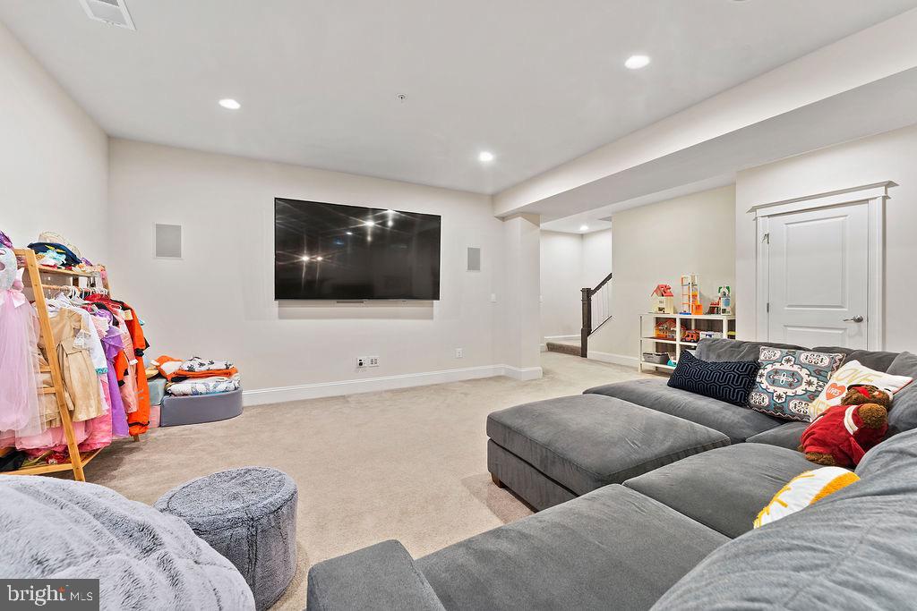 POTOMAC SHORES - Residential