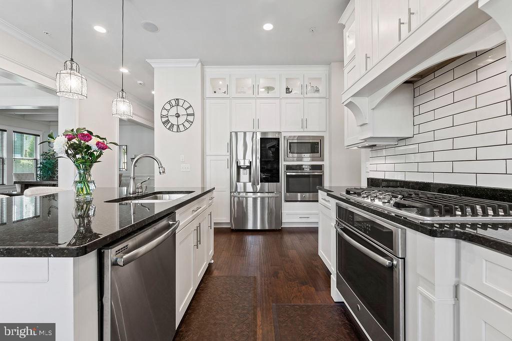 POTOMAC SHORES - Residential