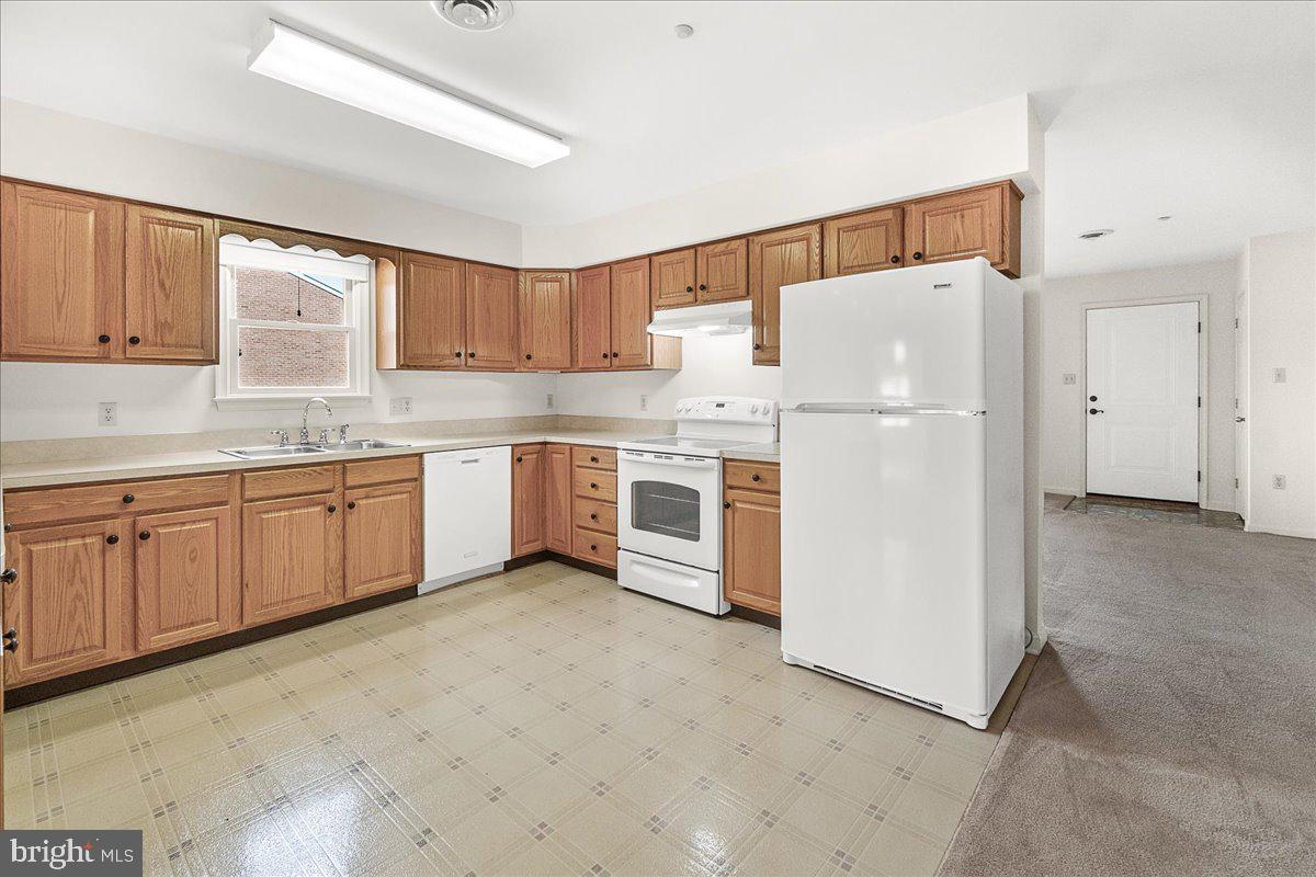 SOUTH POINTE - Residential