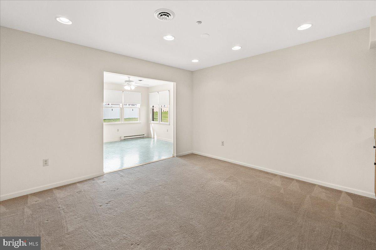 SOUTH POINTE - Residential