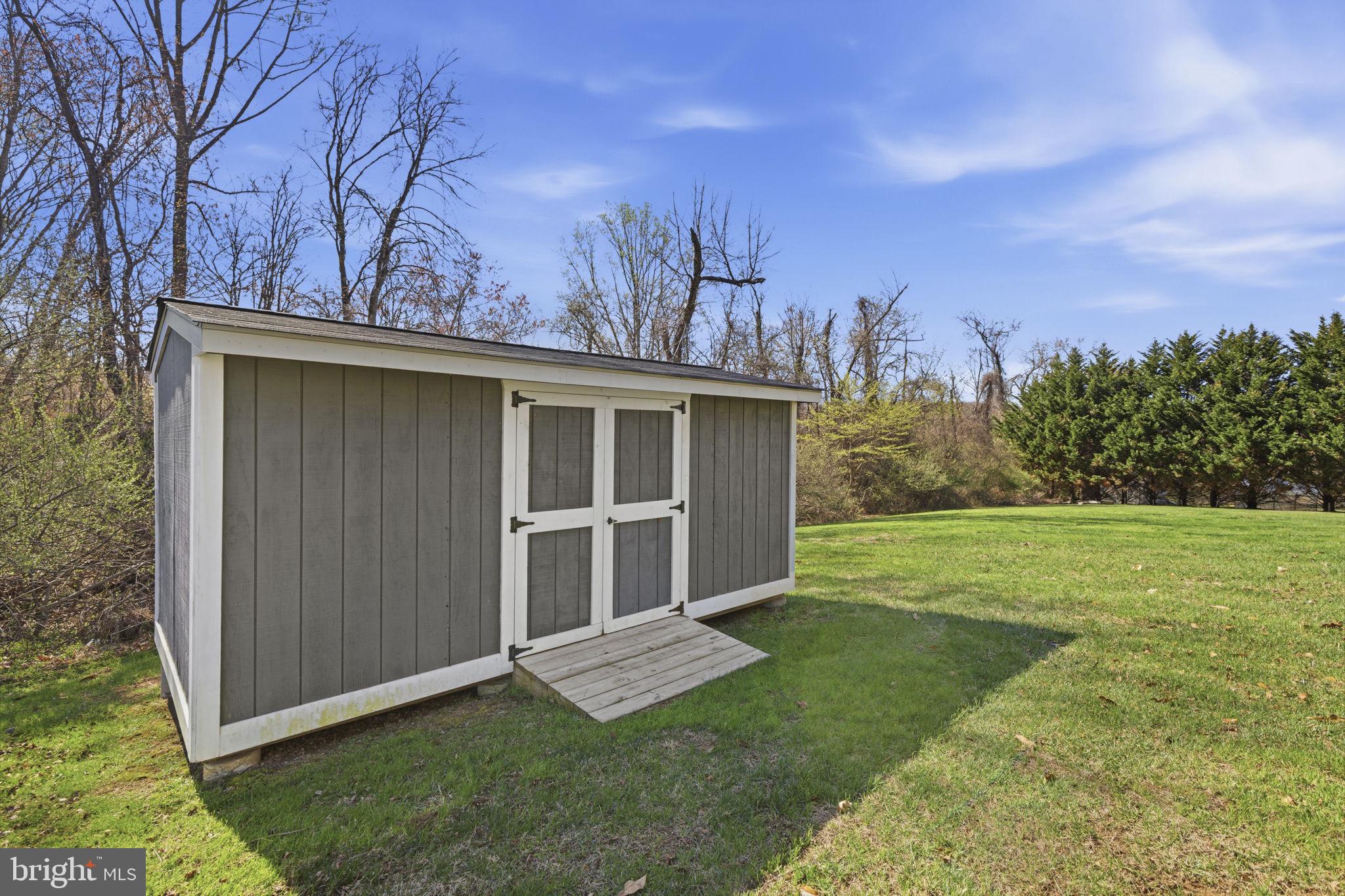 RIDGEFIELD FARM - Residential