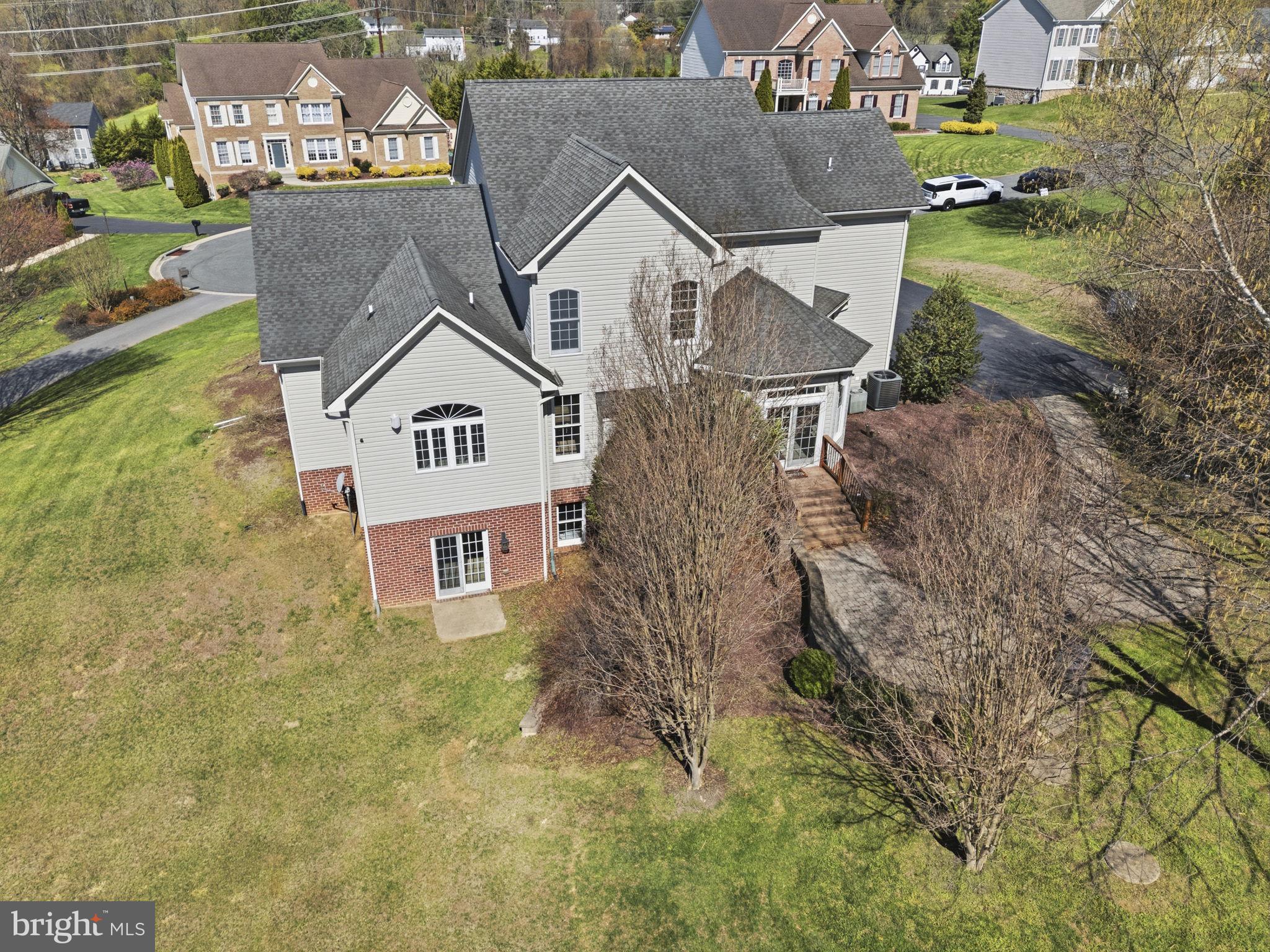 RIDGEFIELD FARM - Residential