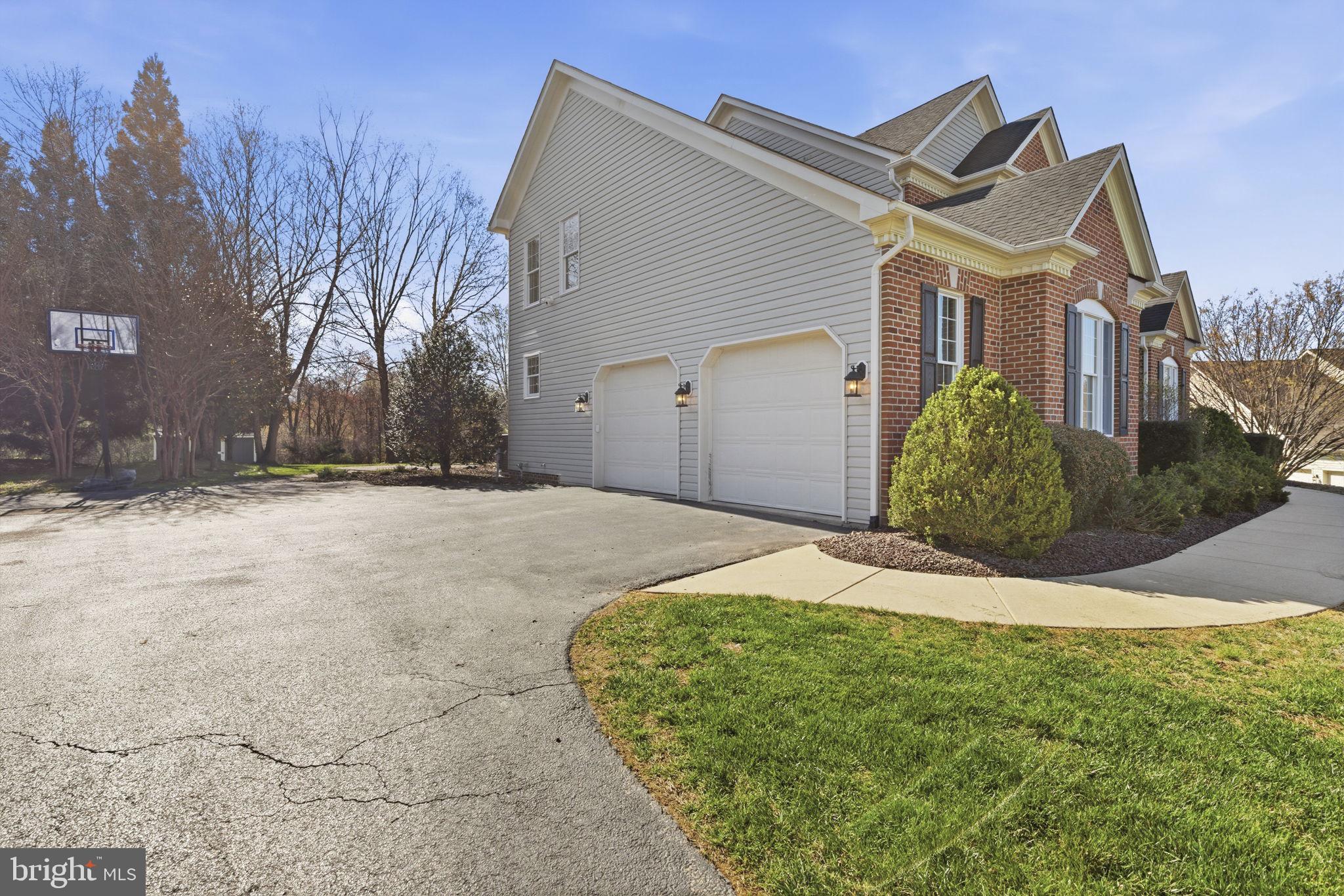 RIDGEFIELD FARM - Residential