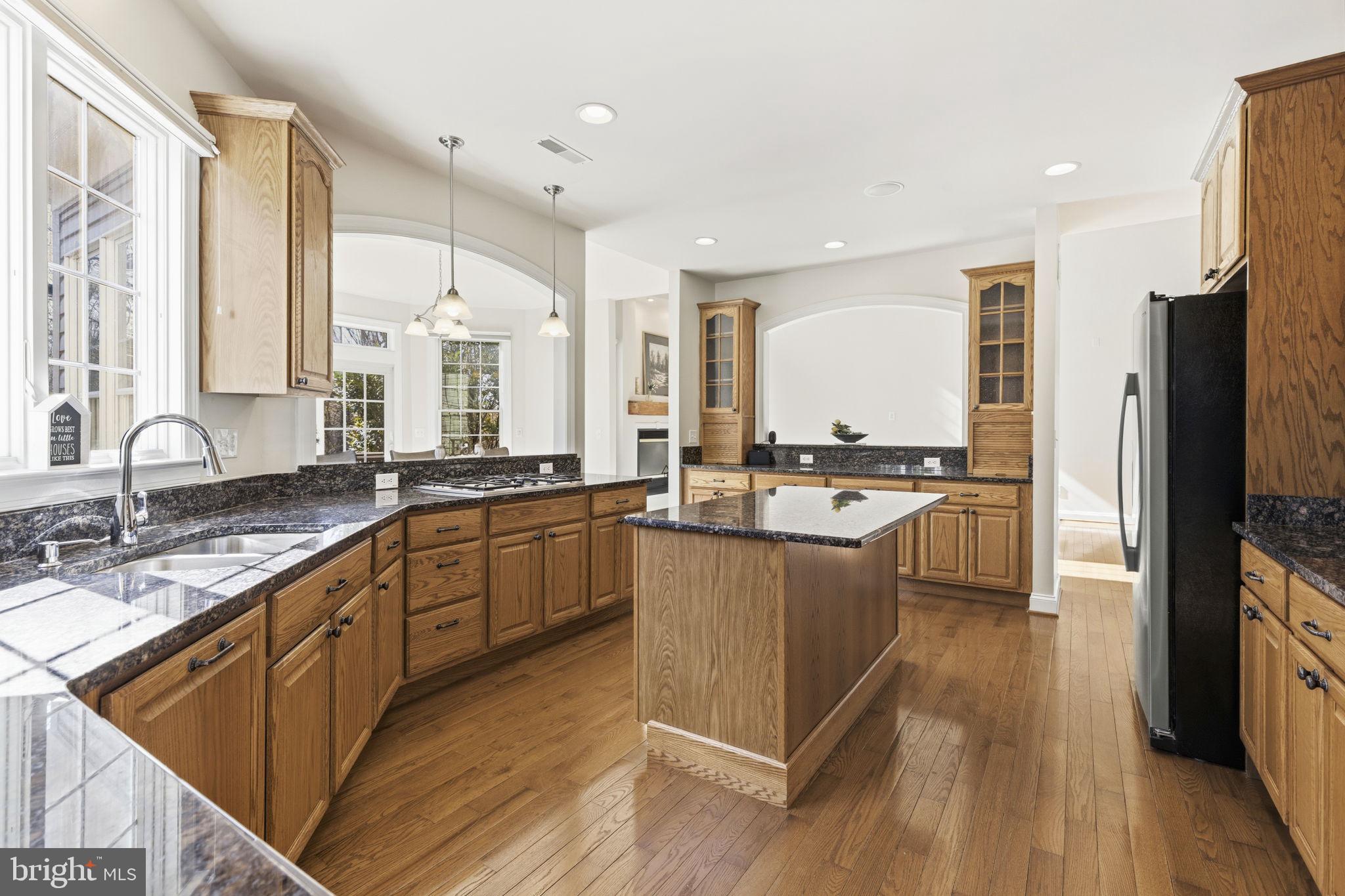 RIDGEFIELD FARM - Residential