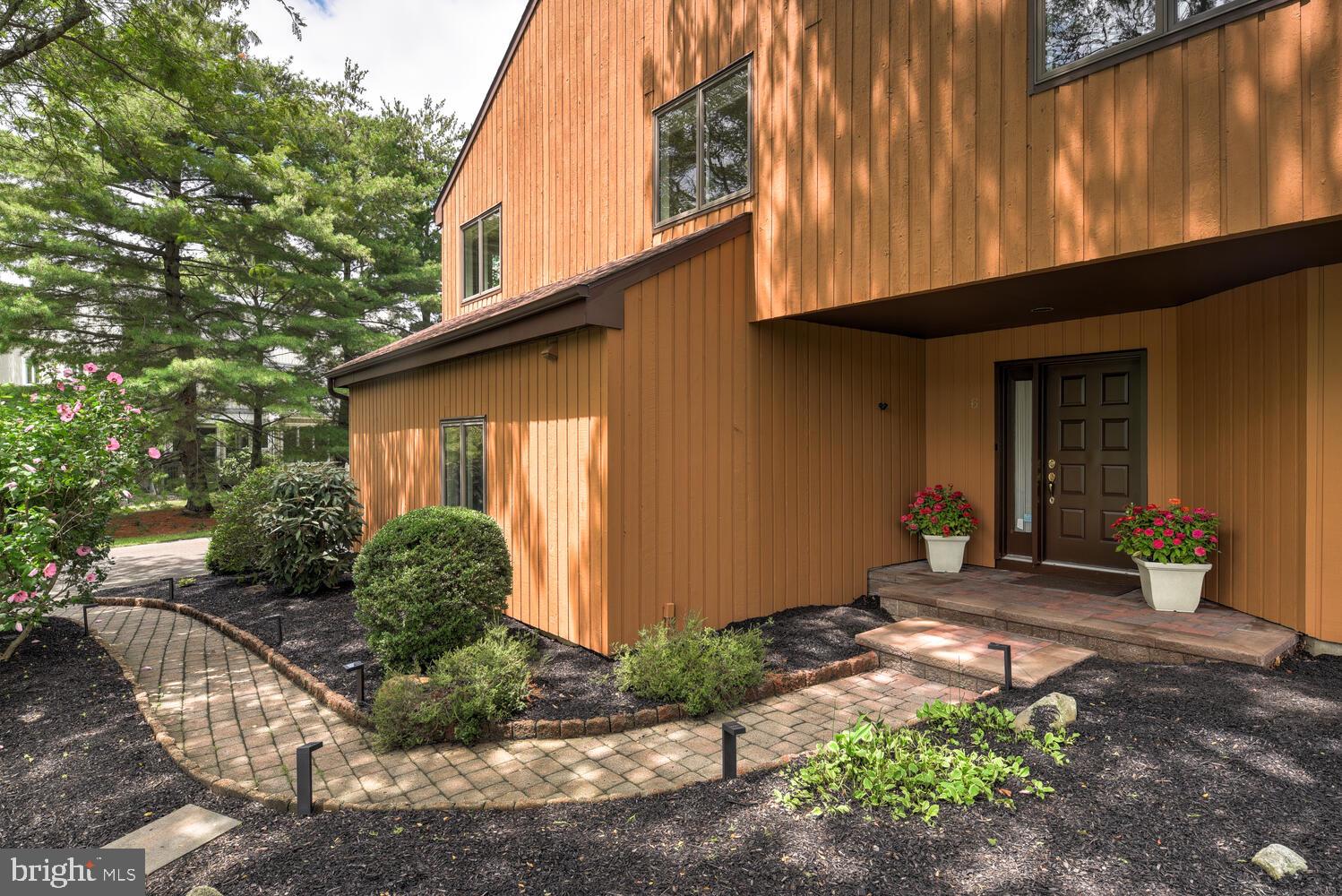 6 ARNOLD DRIVE