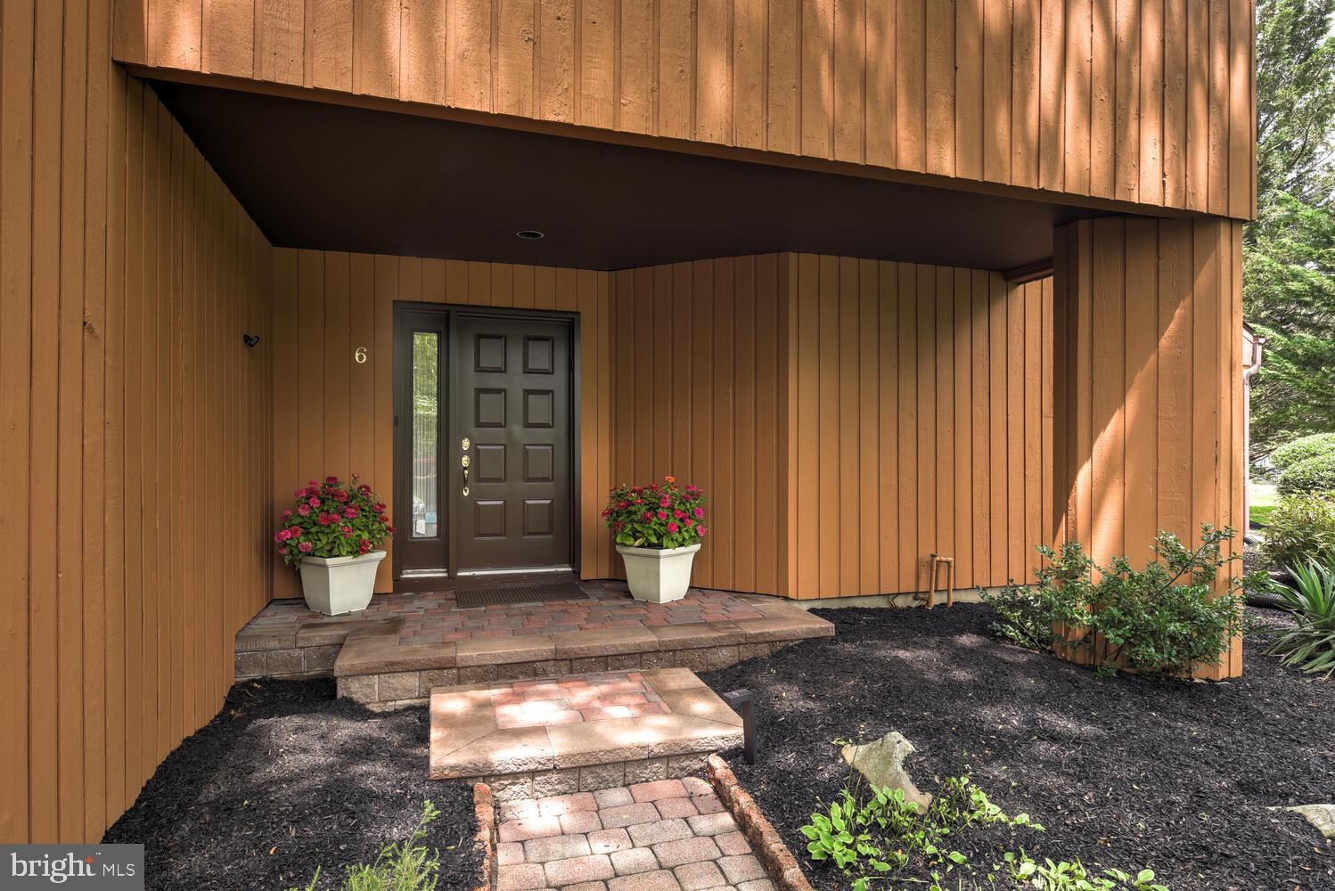 6 ARNOLD DRIVE