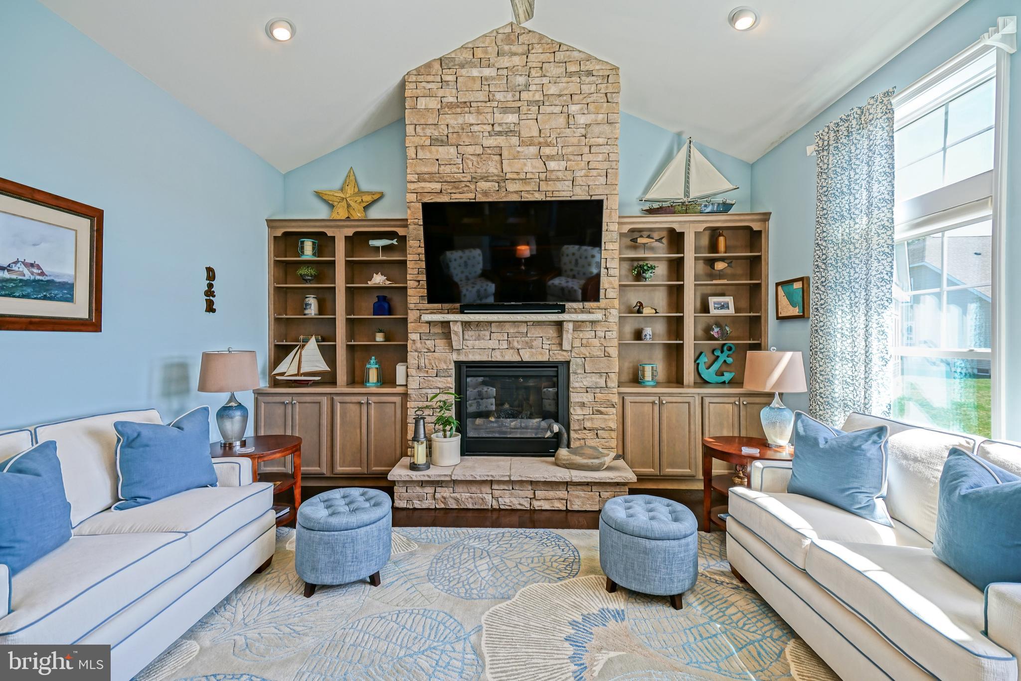 COASTAL CLUB - Residential