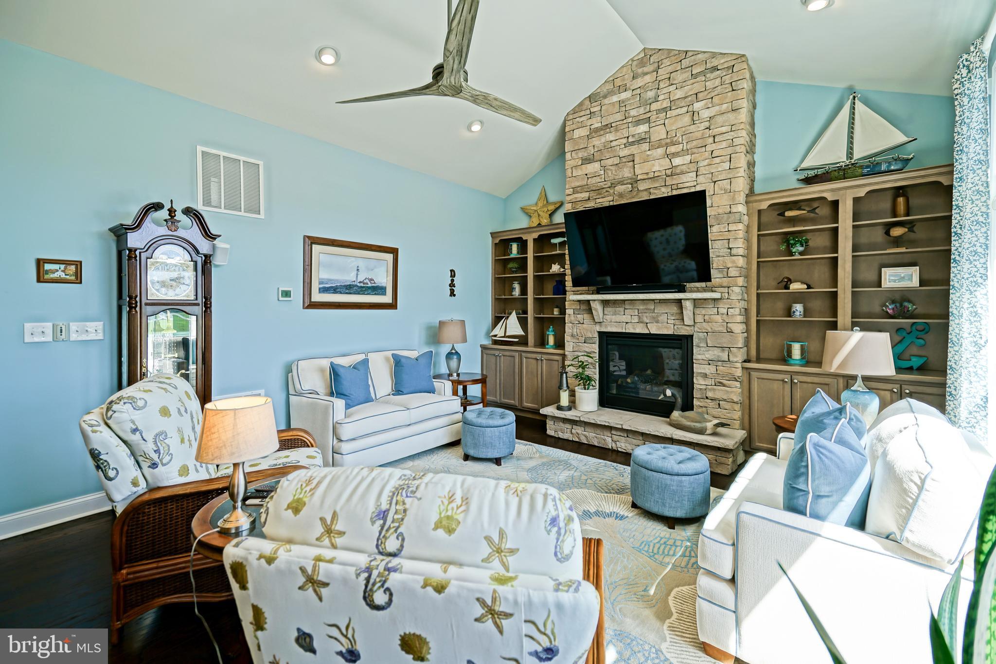 COASTAL CLUB - Residential