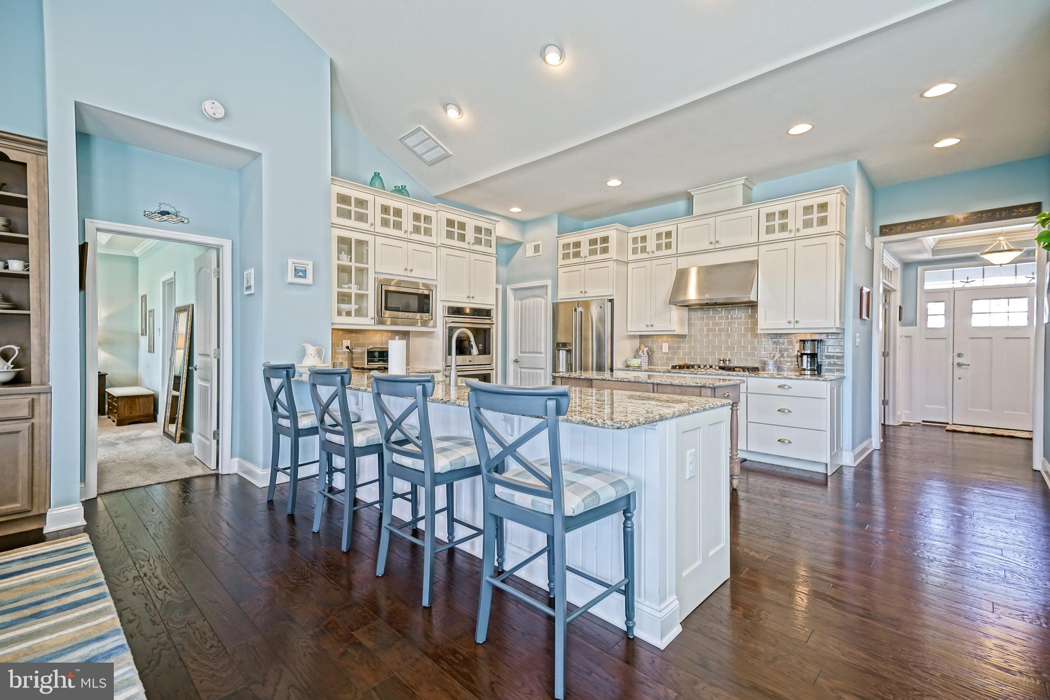 COASTAL CLUB - Residential