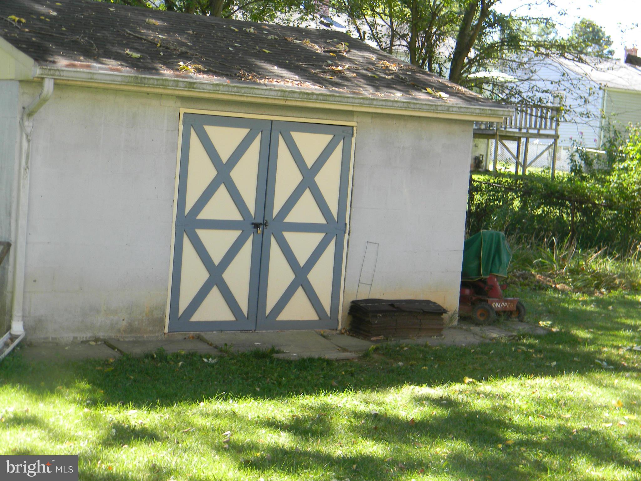 SCHROM HILLS - Residential