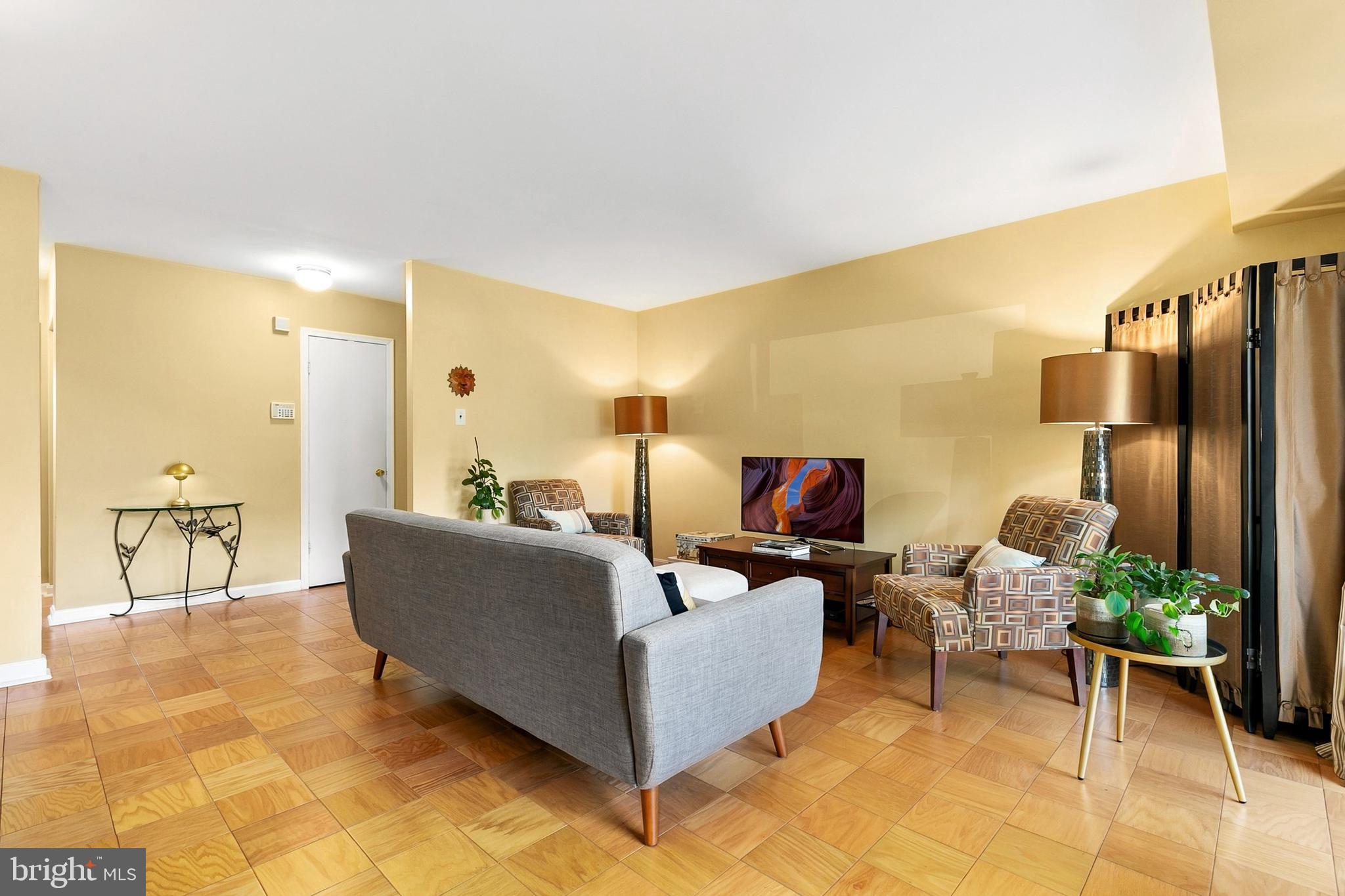 812 QUINCE ORCHARD BOULEVARD T2