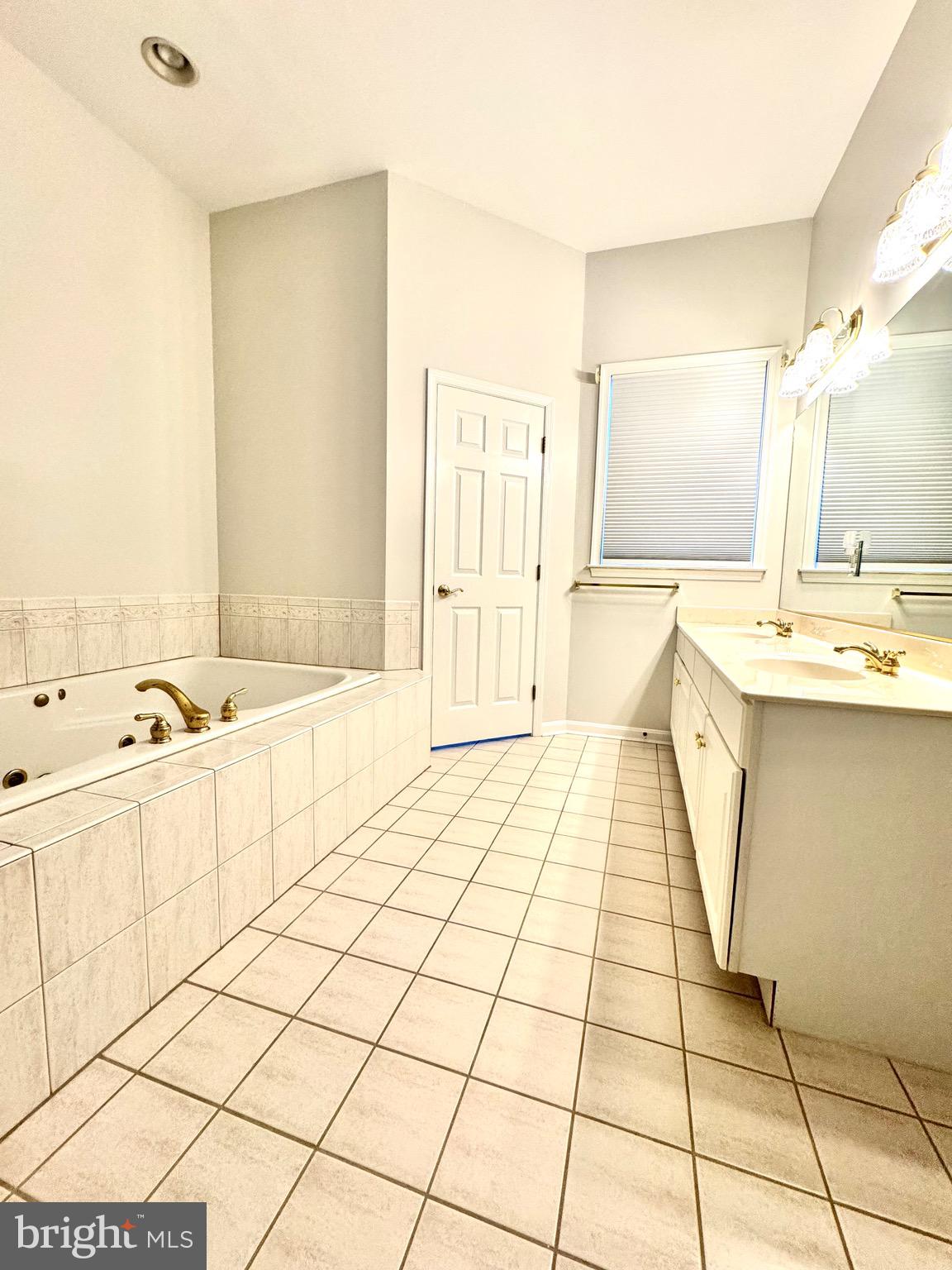 RIVER RUN - Residential