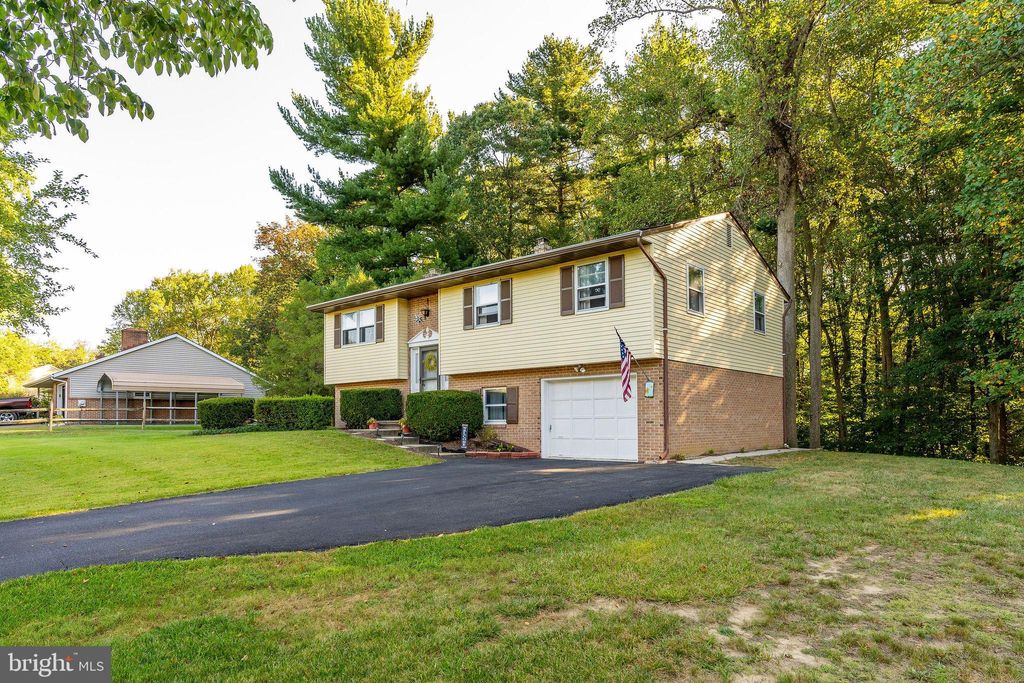 Photo of 13 PINE LN, WILLOW STREET, PA 17584 (MLS # PALA2041022)