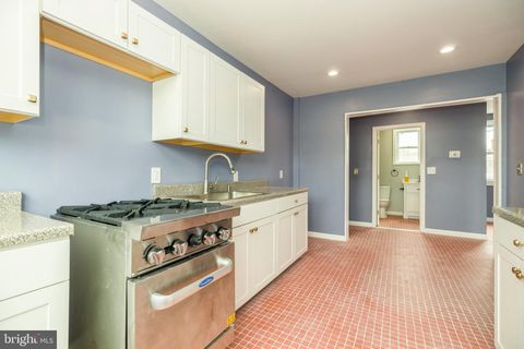 Photo of 250 Warren Street, BEVERLY, NJ 08010 (MLS # NJBL2068506)