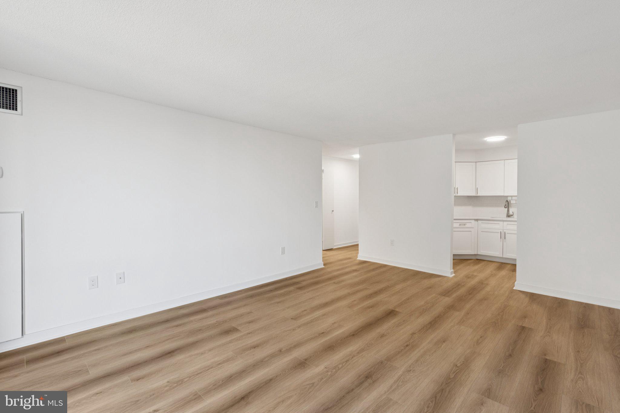 2020 WALNUT STREET 8J